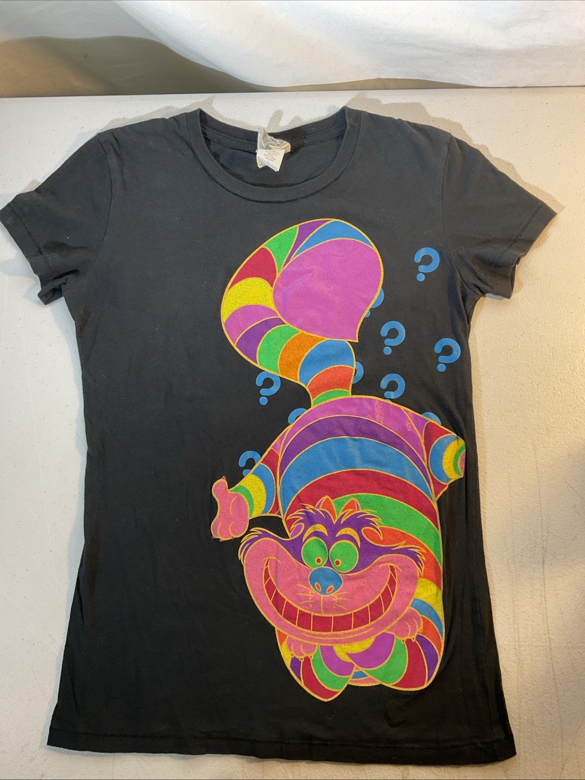Disney Parks Alice in Wonderland Rainbow Cheshire Cat Graphic Tee – Women’s XL