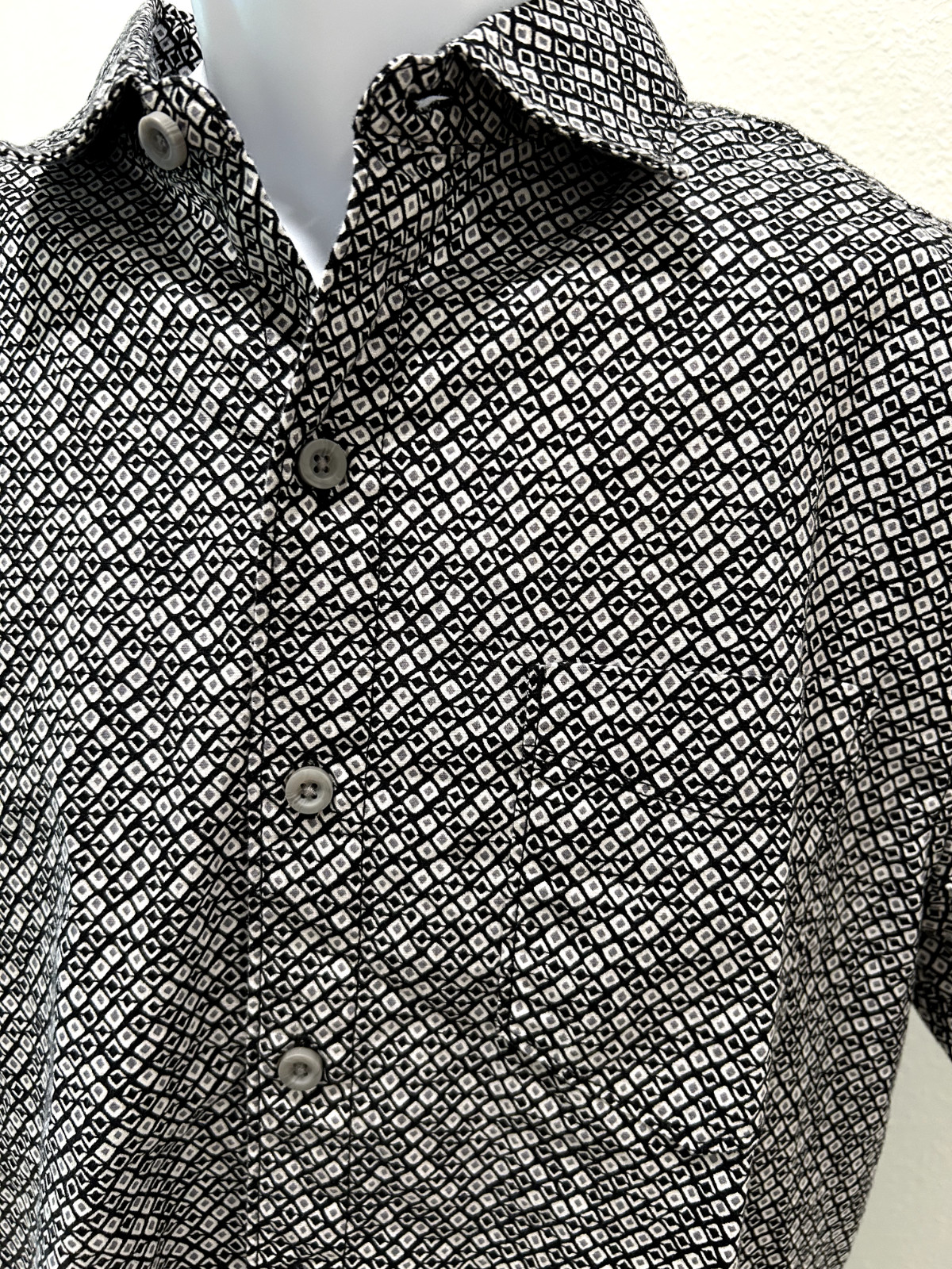 Tommy Bahama Mens Black Geometric Print Short Sleeve Button Up Shirt Collared