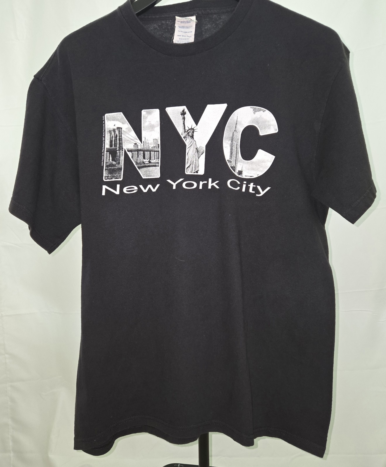 Delta Pro Weight NYC New York City Graphic Black T-Shirt Crew Neck L
