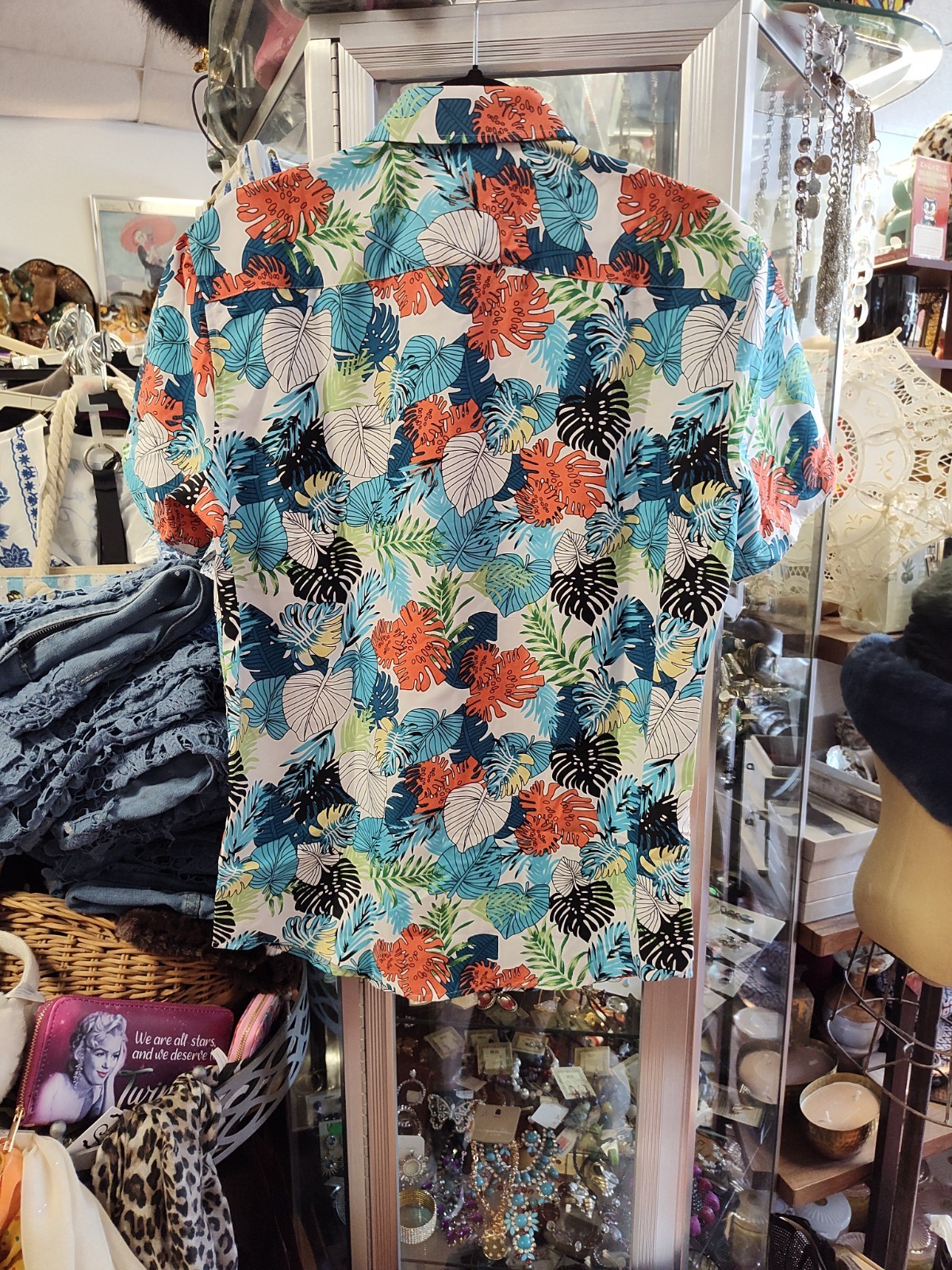 WEIV Men’s Tropical Print Button Down Short Sleeve Front Pocket Shirt WS7050 lg