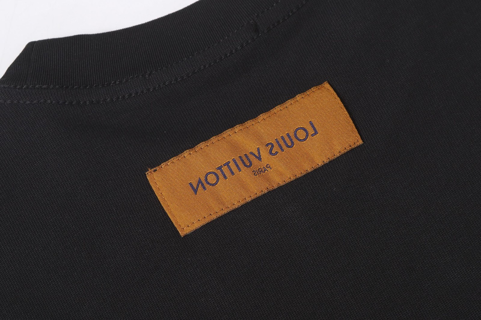 men casual round neck short sleeve men black T-shirt size M/L/XL