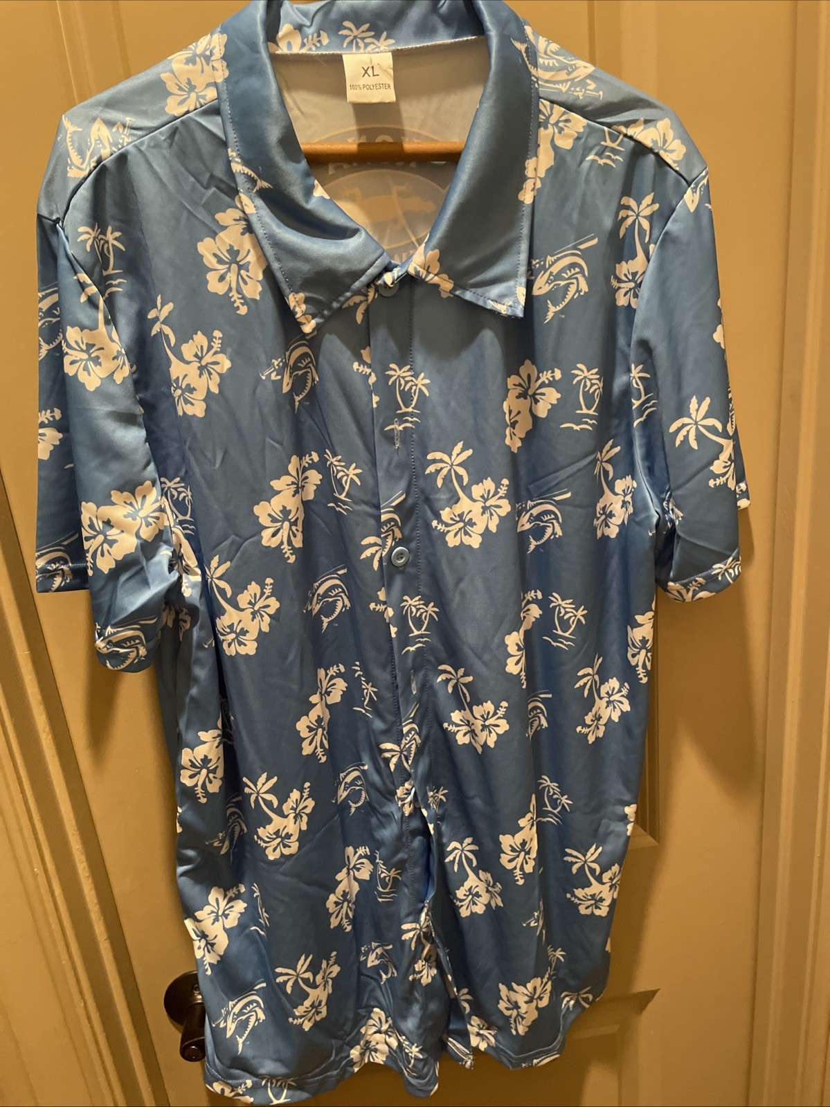 KONA BREWING COMPANY FLOWER PALM TREE DESIGN SHIRT. Soft Feel To The Shirt.