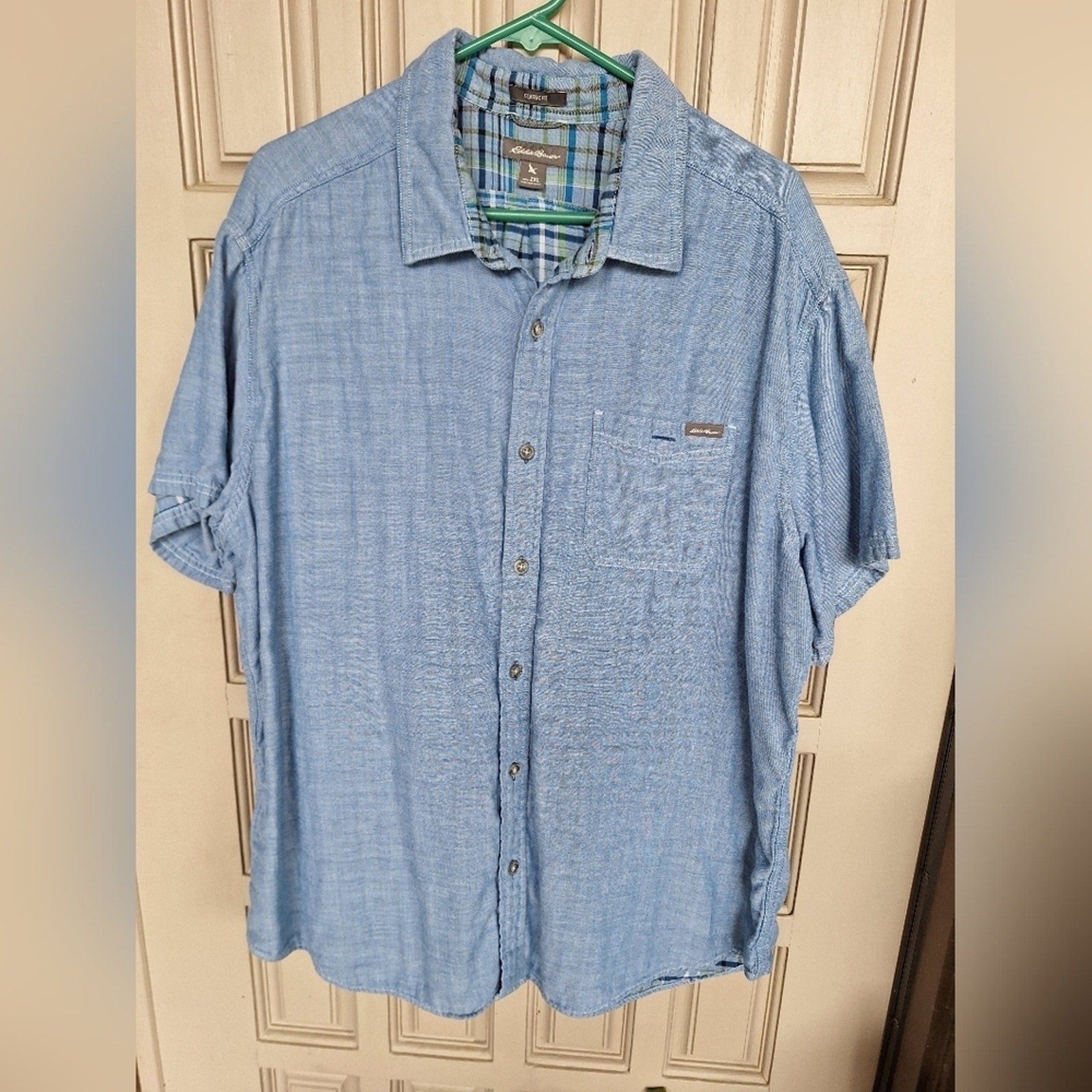 Eddie Bauer Shirt MSz2XL Med Blue Short Sleeve Logo Pocket Button Front