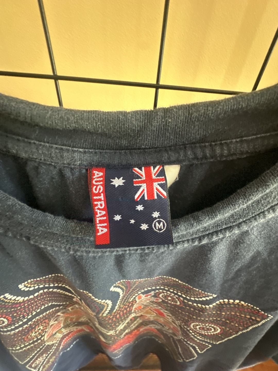 Vintage Australian Aboriginal Art Kangaroo Ayers Rock Graphic T-Shirt