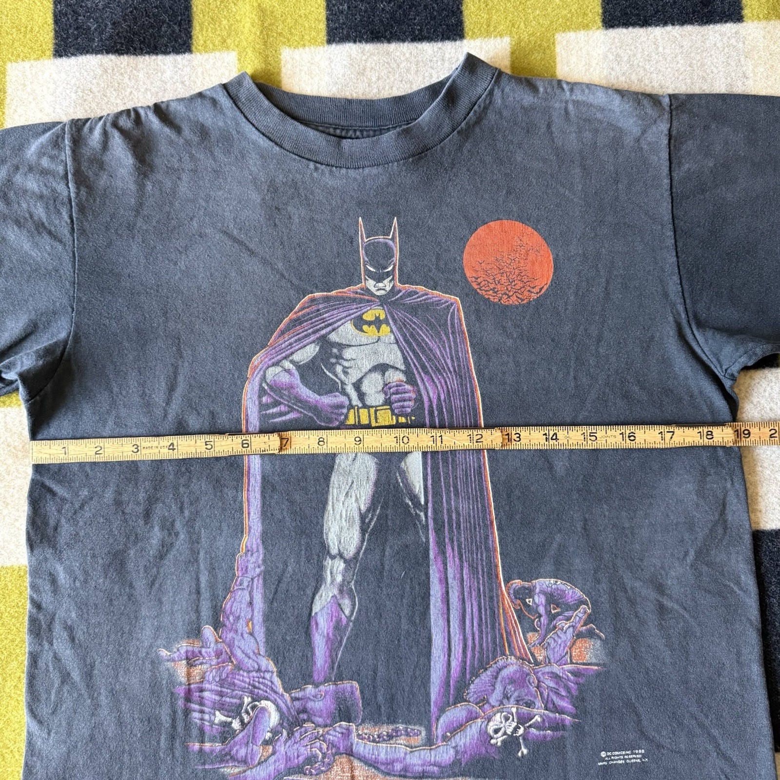 Vintage 80s Batman T-shirt 1988 DC Comics Grunge Faded Fader Tee USA Made M