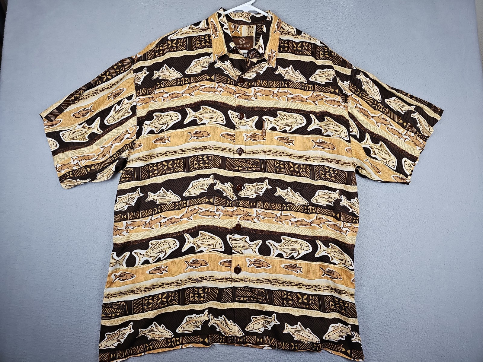 Mango Moon Hawaiian Rayon Shirt Men’s Size Medium Brown Fish Pattern Costal