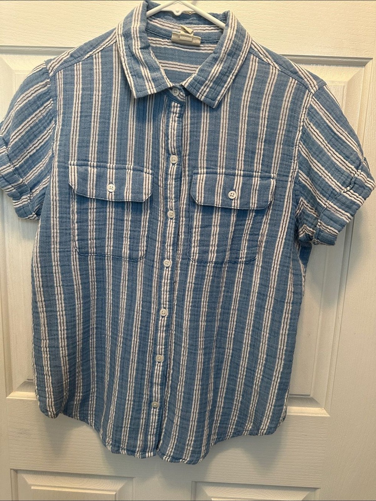 a.n.a Blue and White Striped Short-Sleeve Button-Down Shirt Beachy Size Small