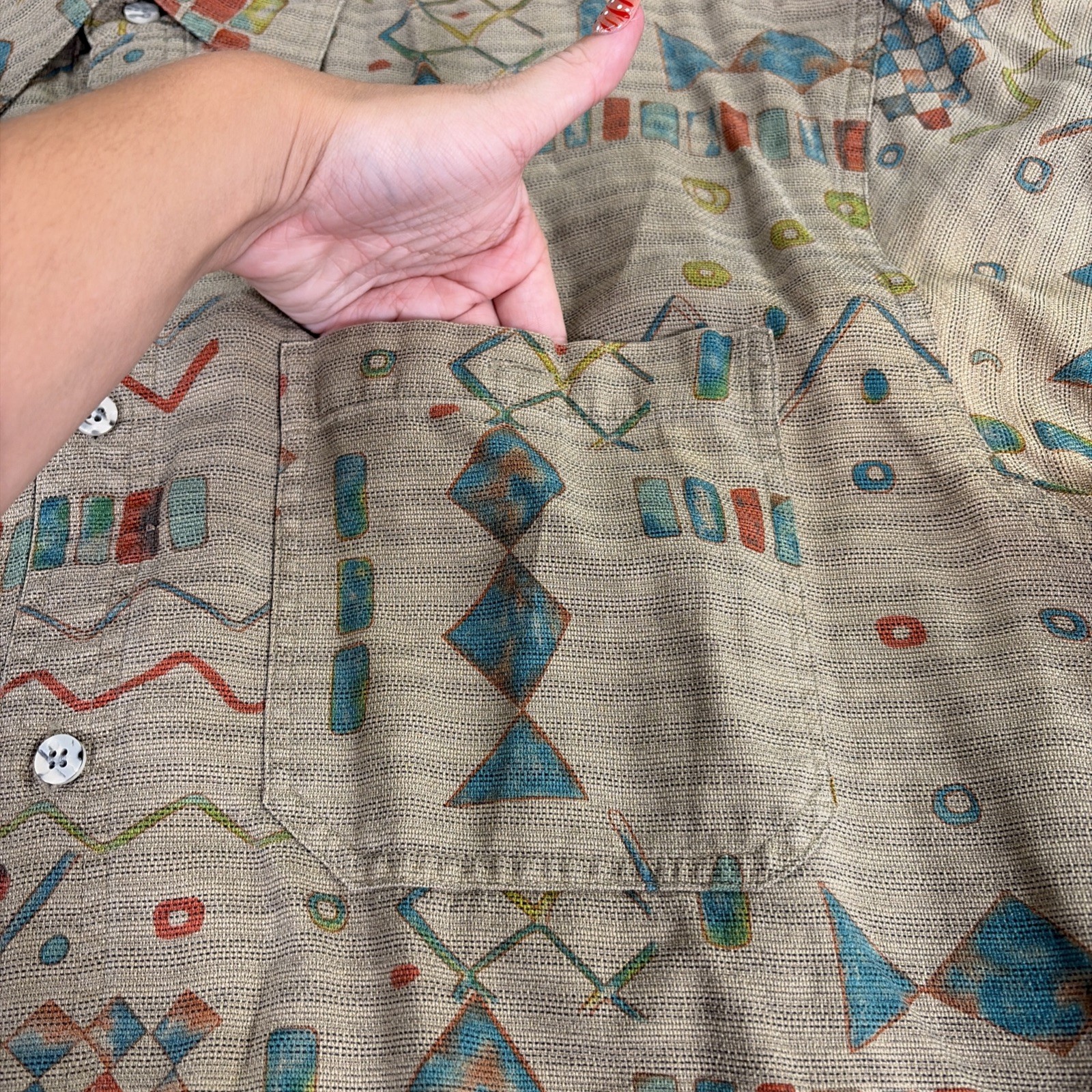 The Territory Ahead Men’s Shirt XL Short Sleeve Native Tribal Print Silk Charity