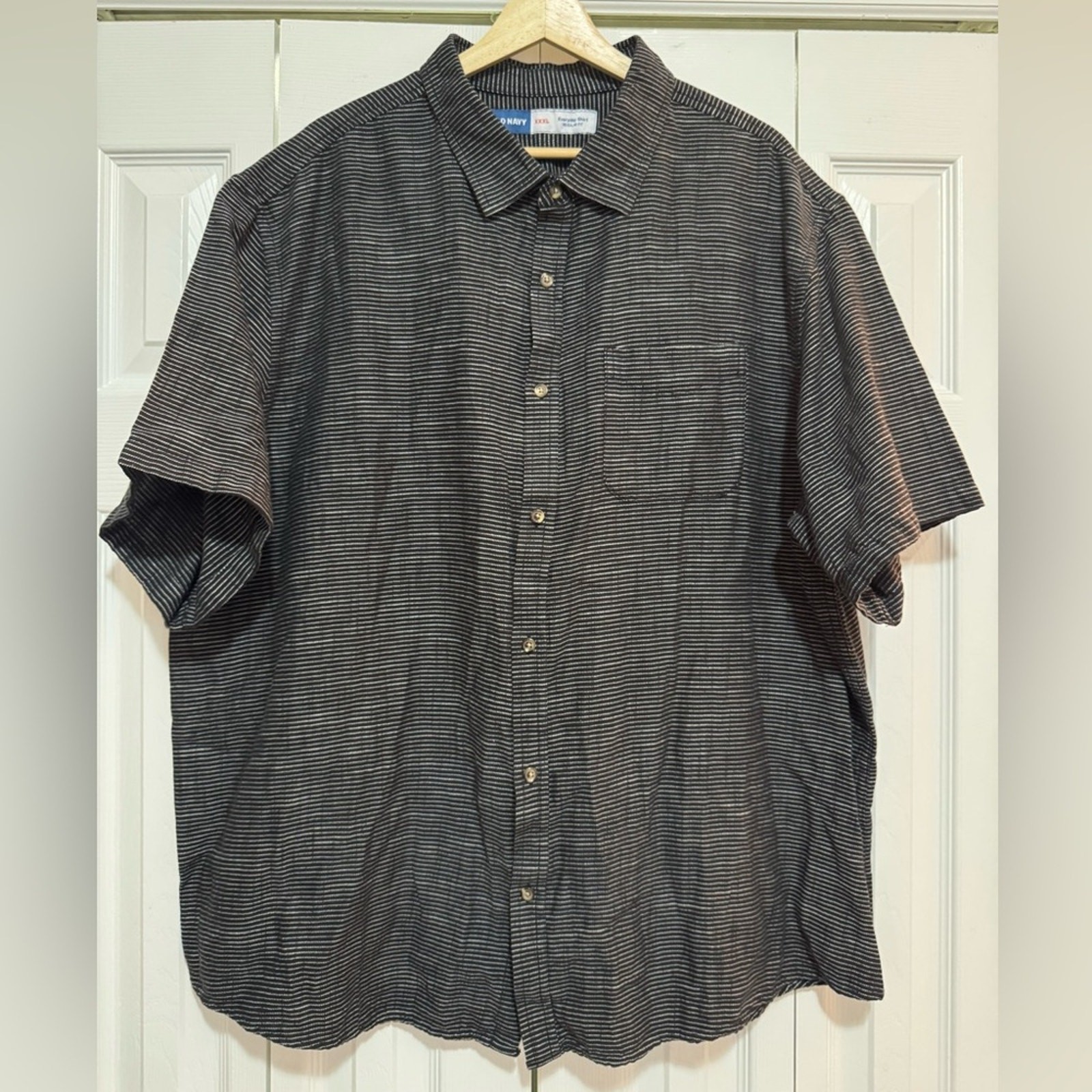 Old Navy Black and White Button Down Short Sleeve Shirt