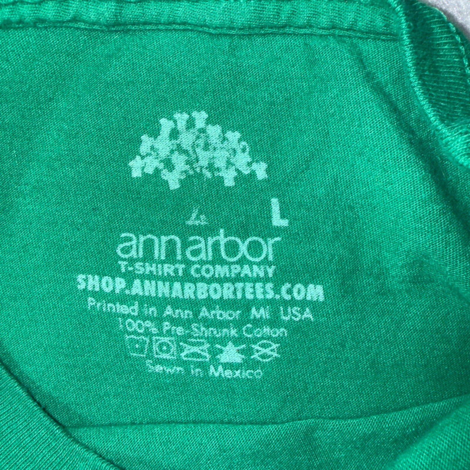 Ann Arbor T-Shirt Co Mens Large Green St Patricks Day Leprechaun Vomit Tee