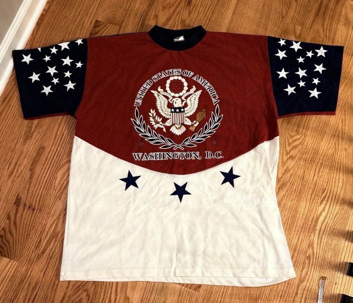 Vintage 90s United States of America Washington D.C. Patriotic Graphic T-Shirt