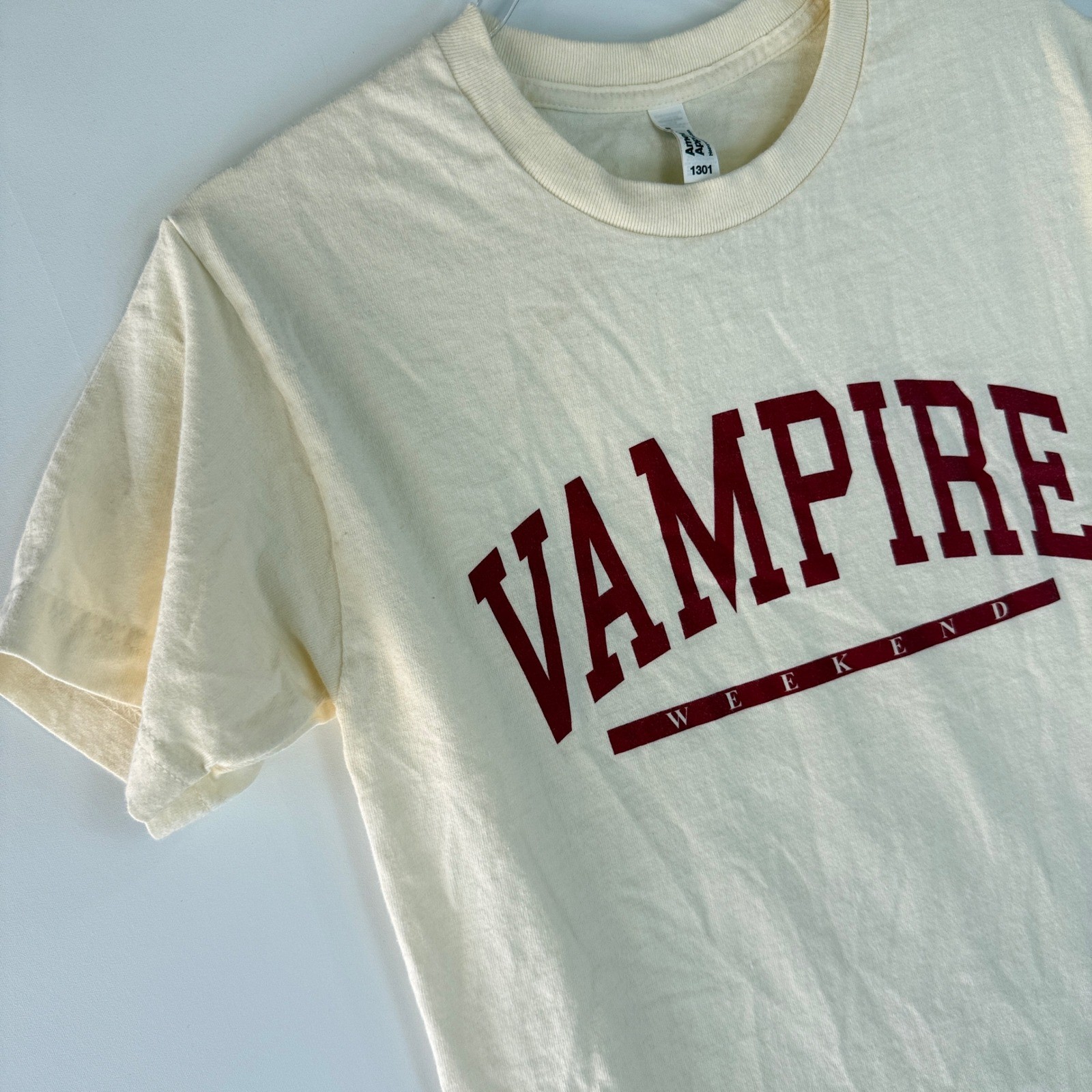 American Apparel Vampire Weekend T-Shirt Mens Small Cream Band Graphic Tee 1301