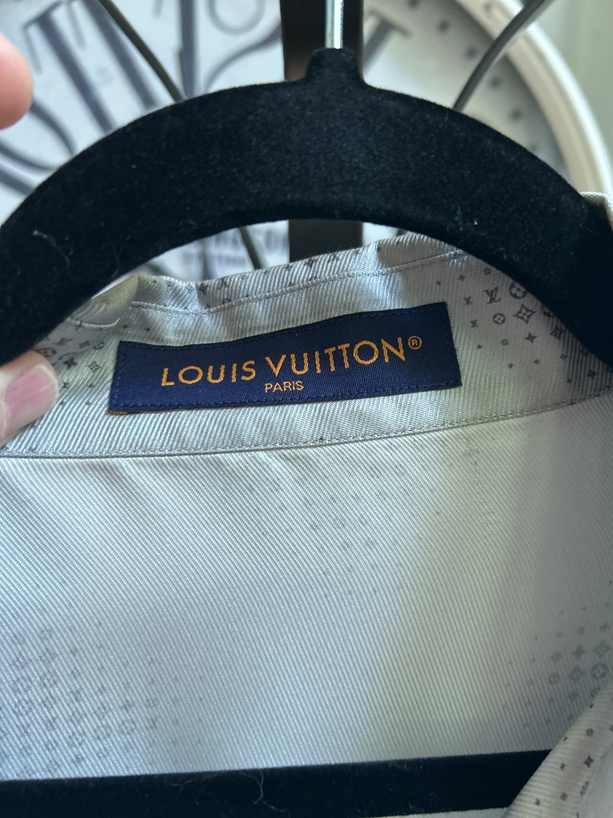 $2,020 LOUIS VUITTON Pixelated LV Logo Monogram Silk Button Shirt – Gray – XXL