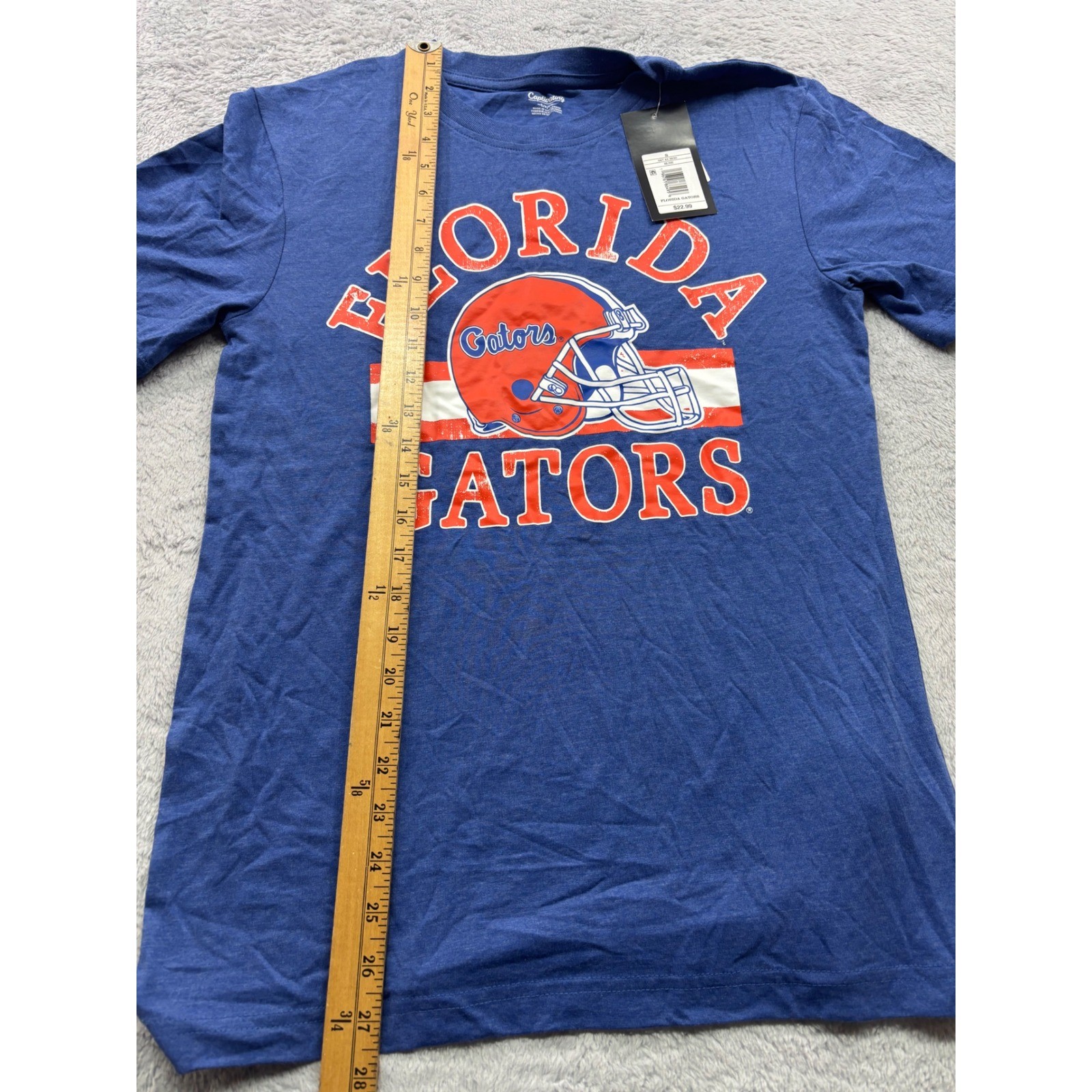 Florida Gators Mens Size S Blue Short Sleeve Football Helmet Graphic T Shirt