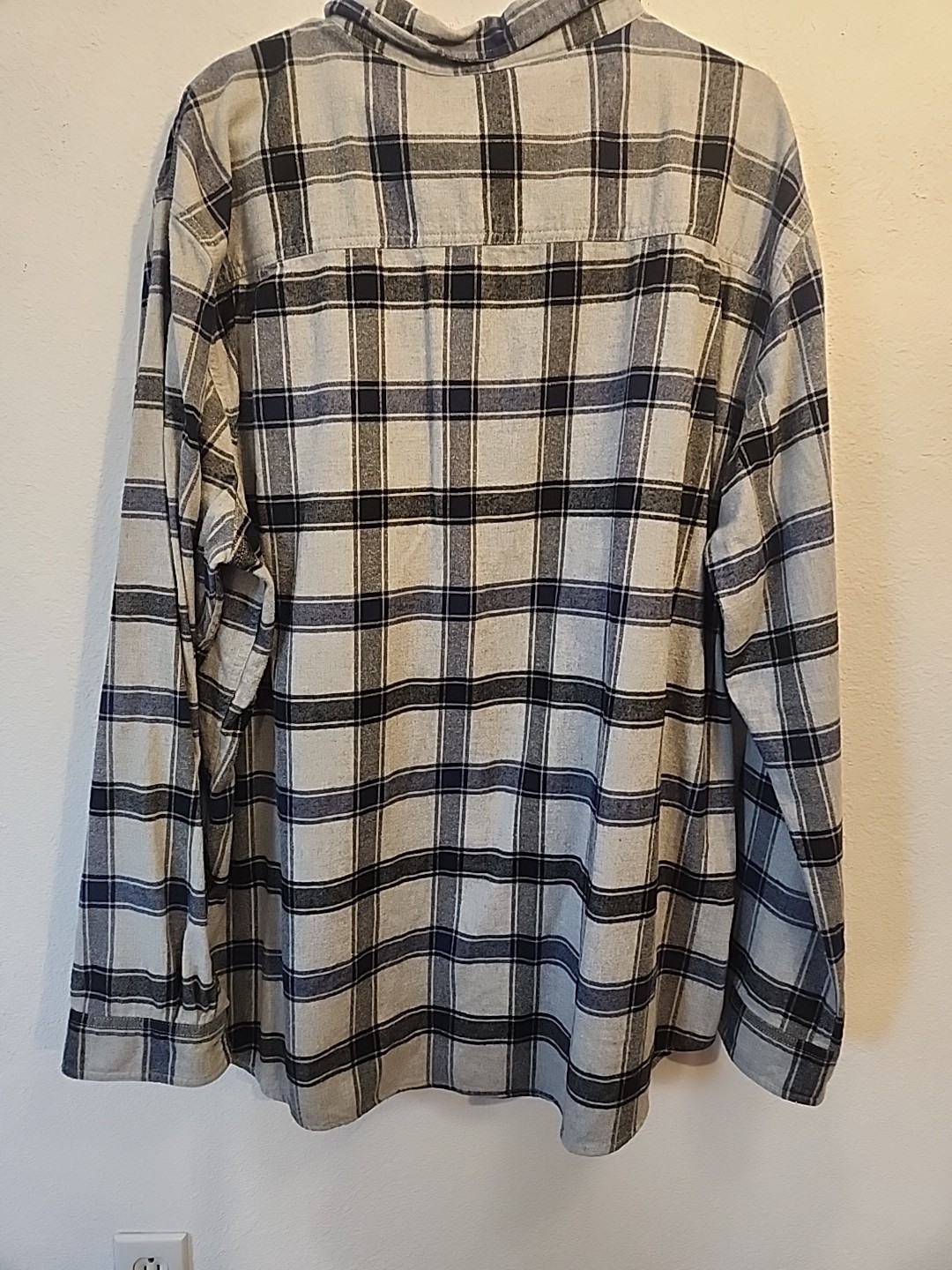 Dip 2xl Tall Flannel Gray Black Plaid Men’s Shirt Long Sleeve C 26 in x L 30 in