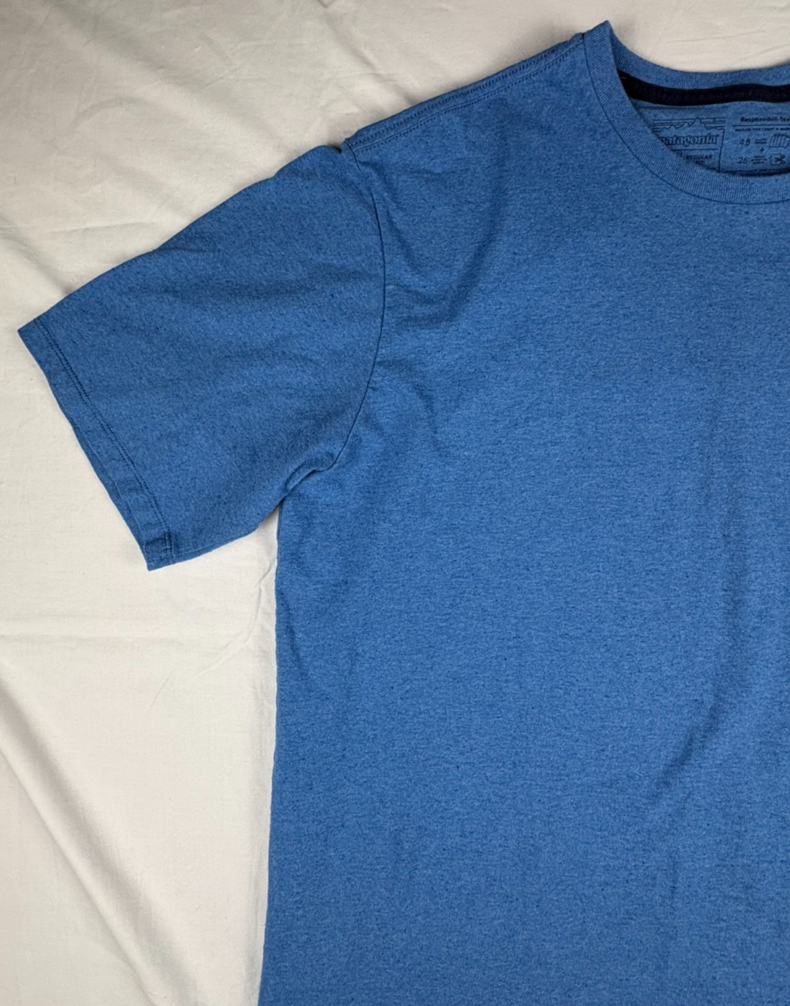 Patagonia T-Shirt Men Large Blue Heathered Short Sleeve Pocket Responsibili-Tee