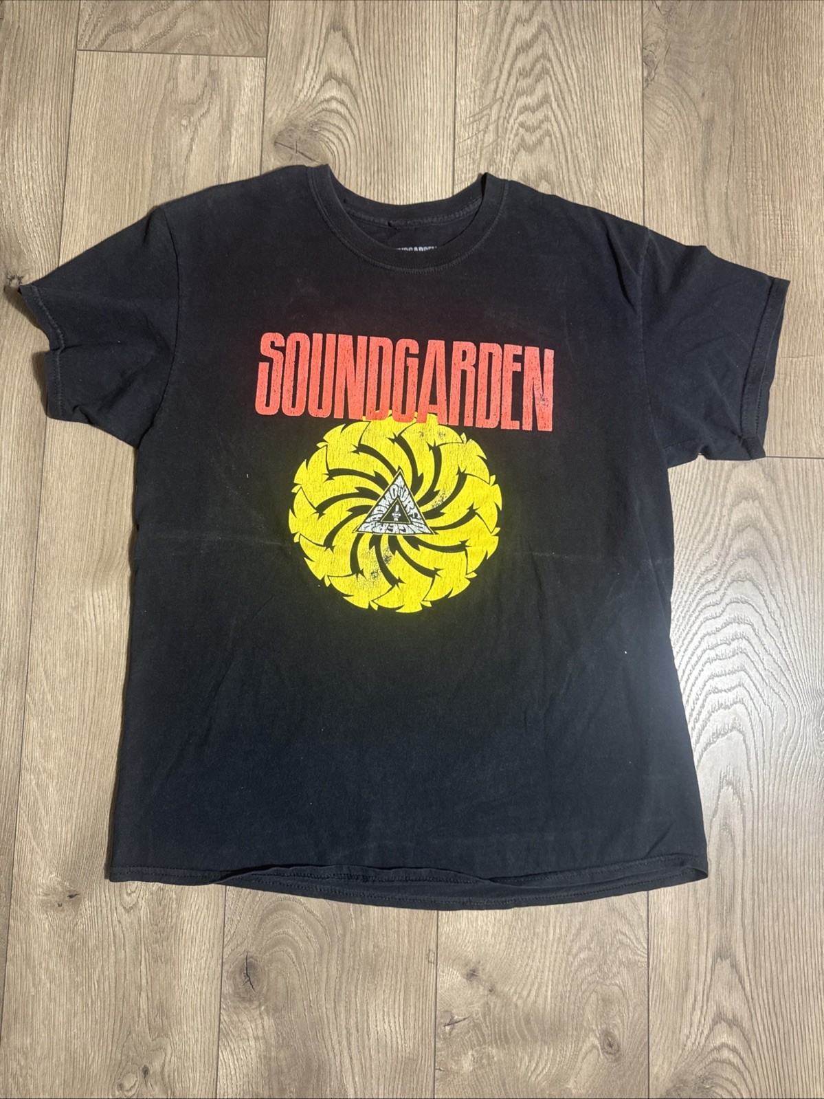 SoundGarden Bad MotorFinger 2000s Black Red Yellow Chris Cornell Band Large