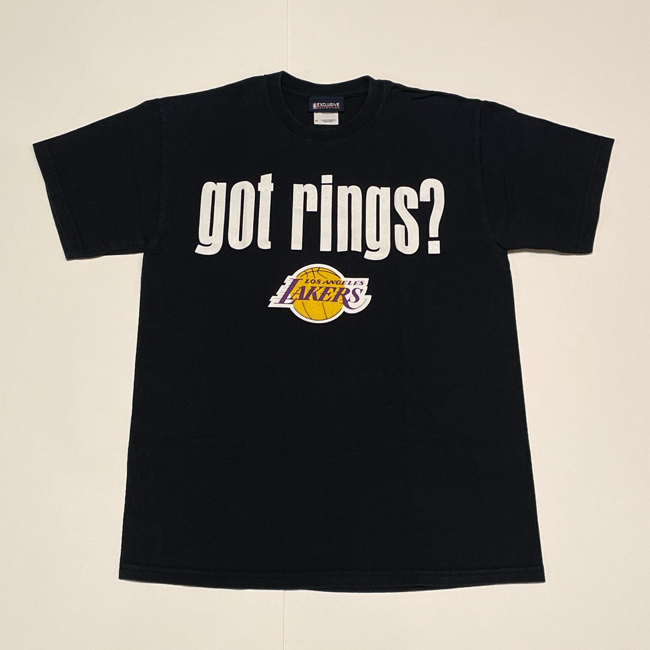 LAKERS 16X CHAMPIONSHIP RINGS T SHIRT (MEDIUM)