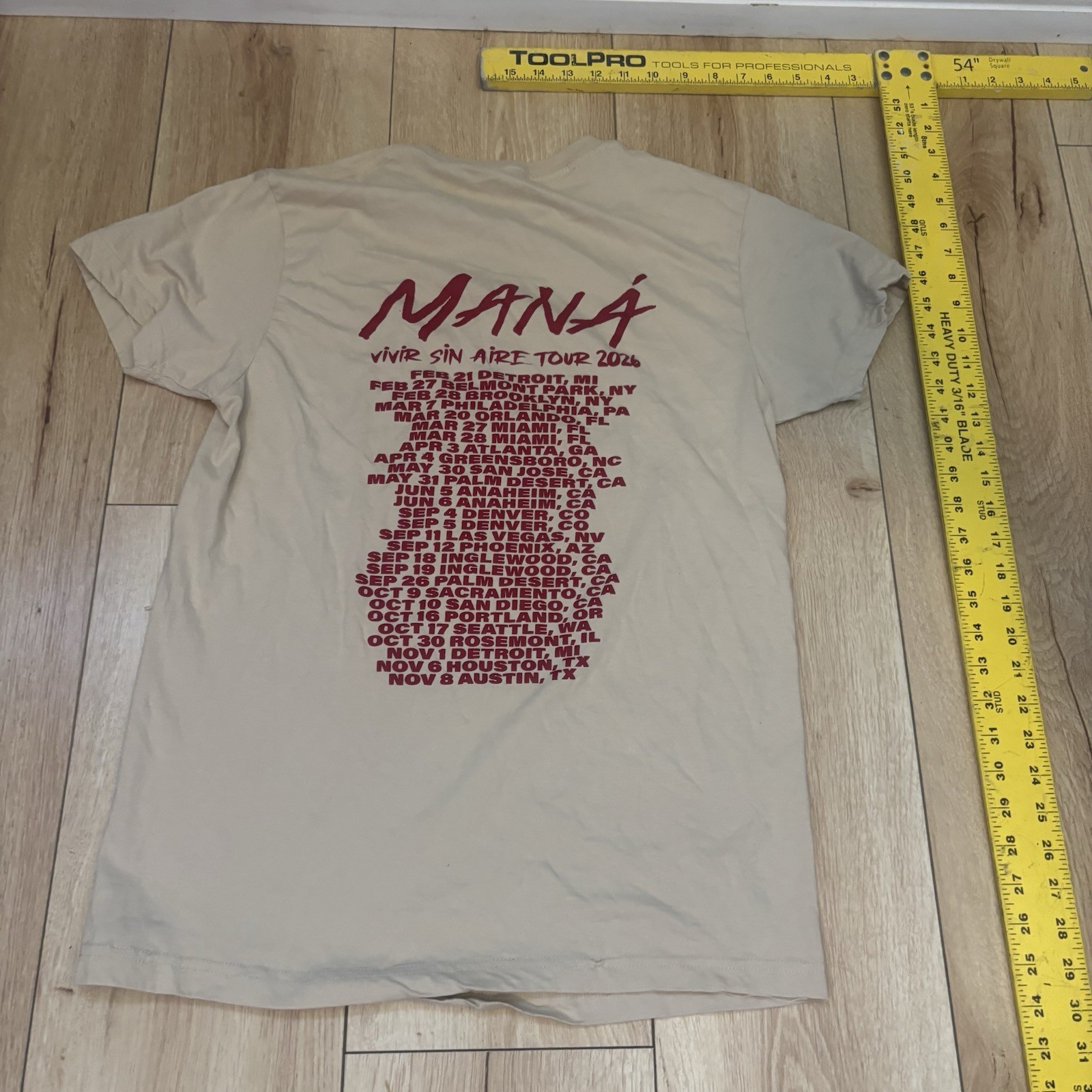 Mana Vivir Sin Aire 2026 Tour Medium Men’s Red With Beige