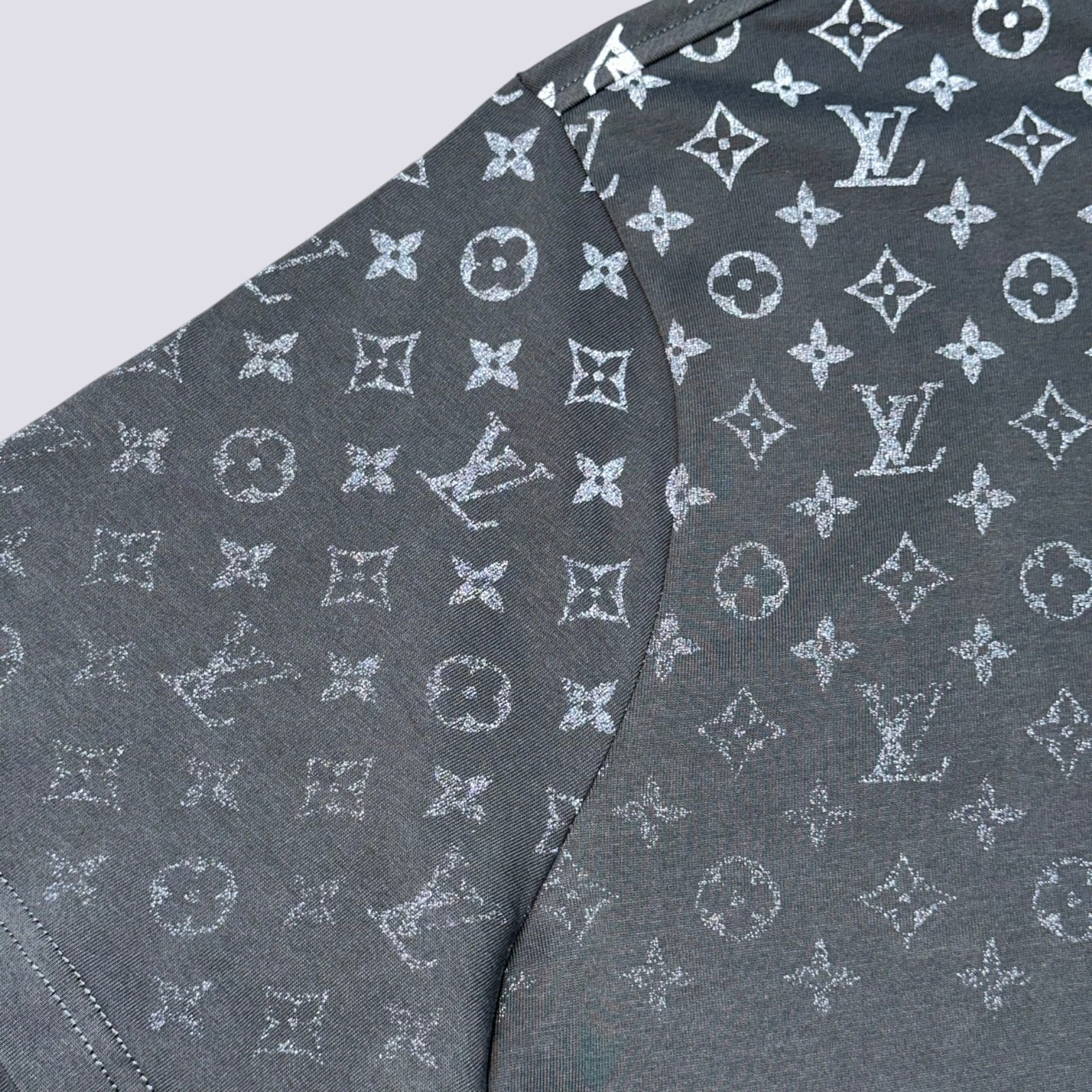 LOUIS VUITTON Classic Gradient Monogram Motif T-Shirt Gray Mens Tee Size L