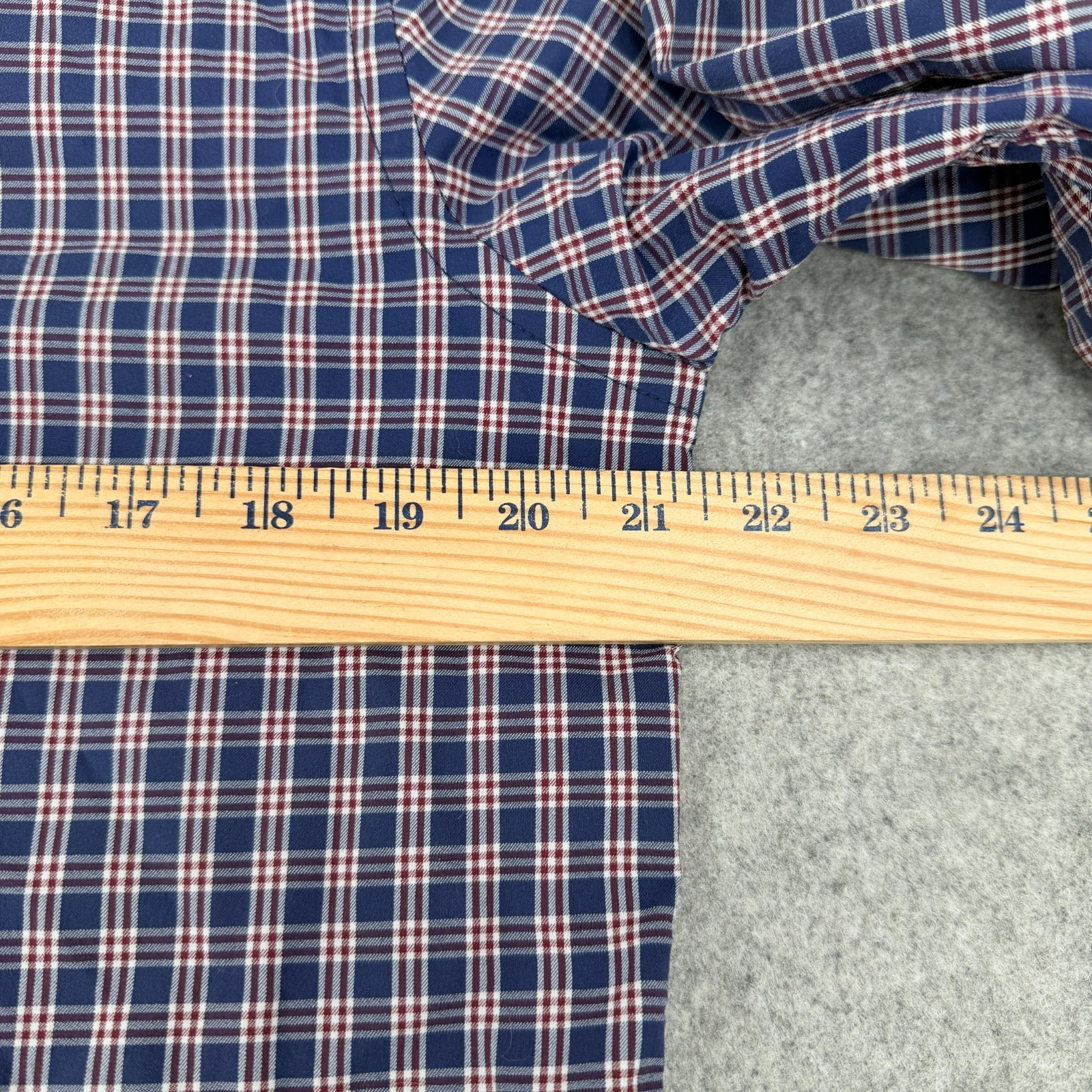 Untuckit Men’s Long Sleeve Button Down Shirt Medium Blue Plaid Preppy Classic