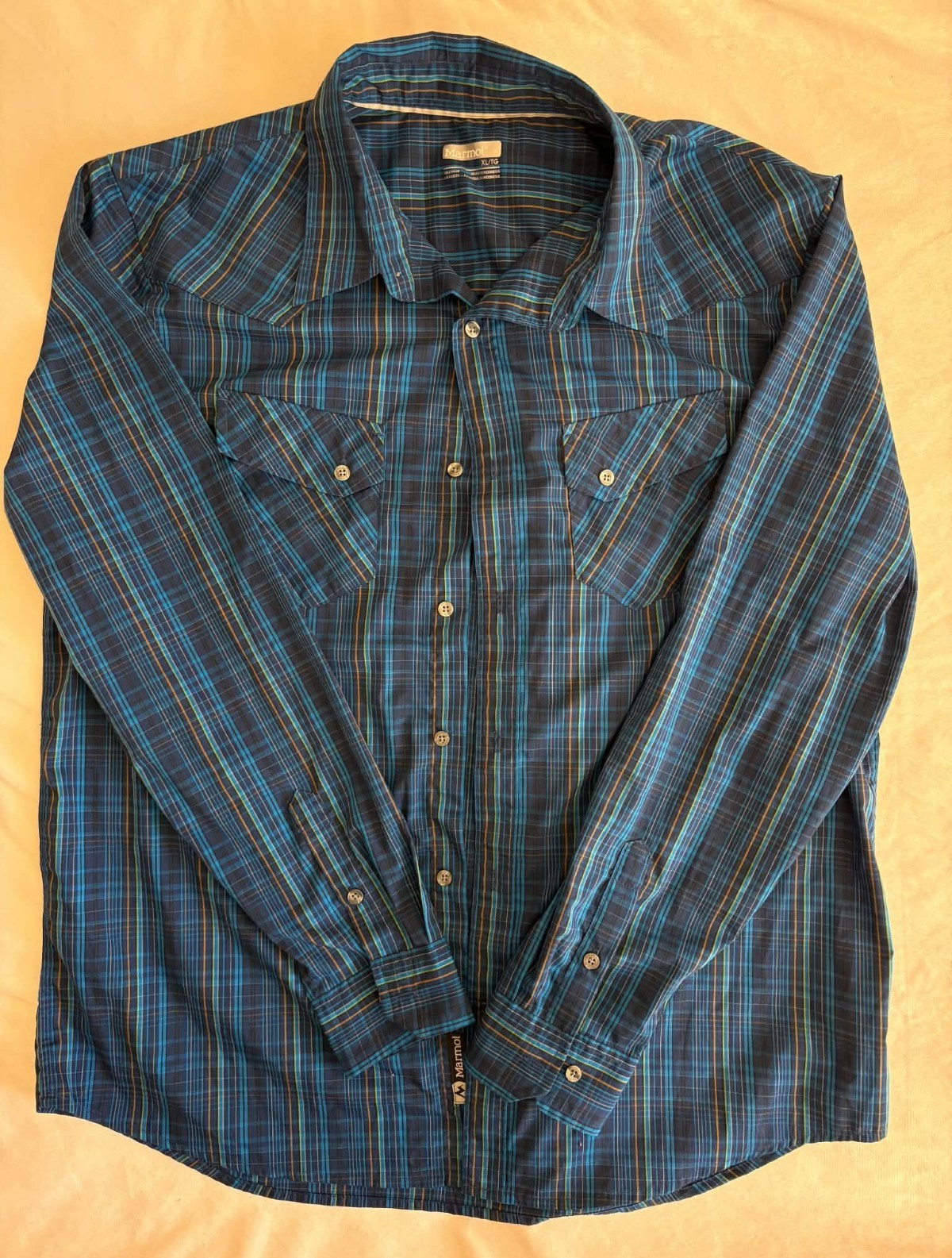 Marmot Men’s XL Blue Plaid Long Sleeve Button-Up Shirt, Point Collar Pockets
