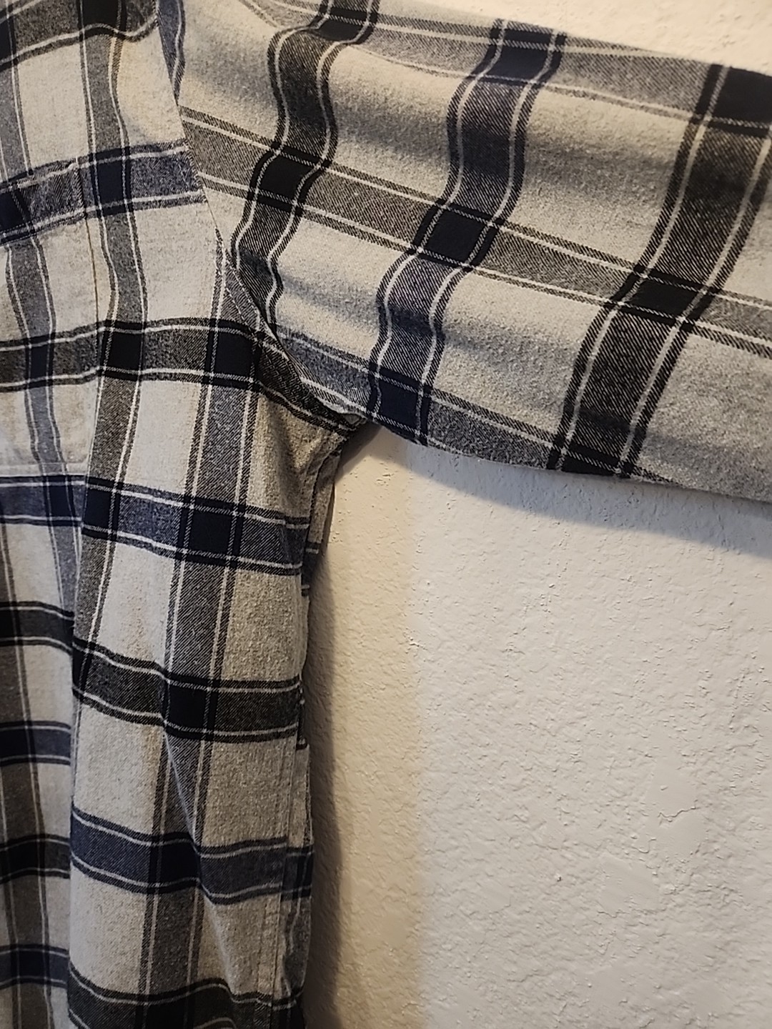 Dip 2xl Tall Flannel Gray Black Plaid Men’s Shirt Long Sleeve C 26 in x L 30 in