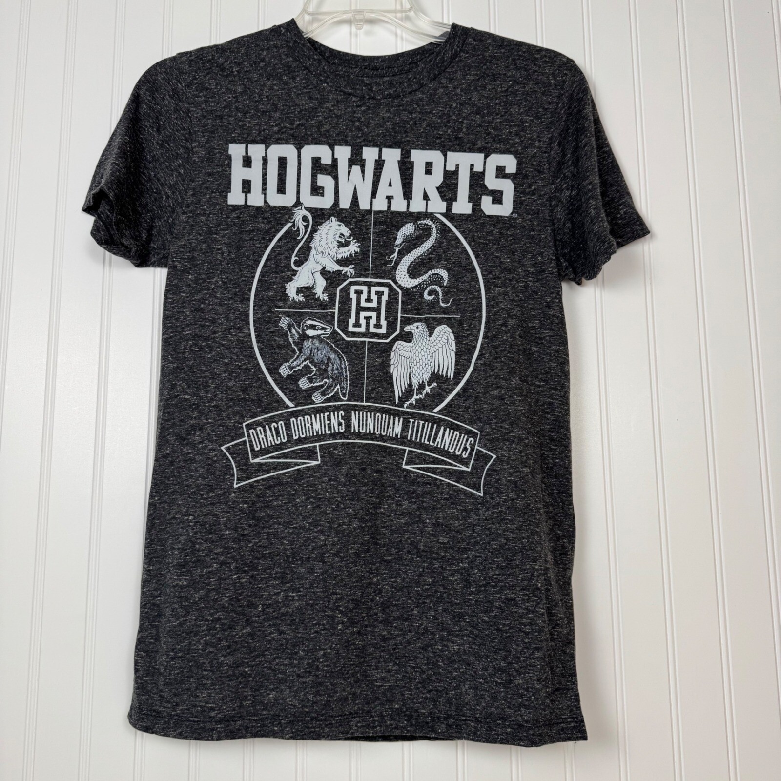 Hogwarts T shirt Mens Unisex Sm Blk Gray Wizarding World Harry Potter Graphic