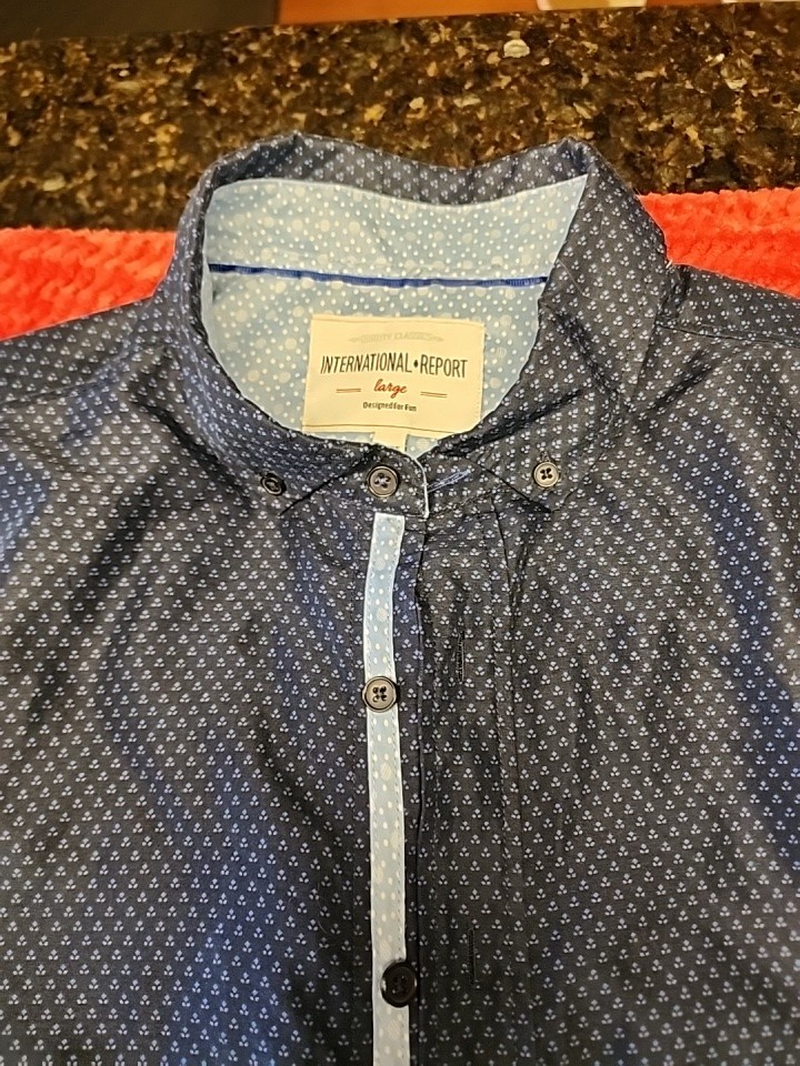 Mens’ Large Blue Long Sleeved Button Shirt International Report