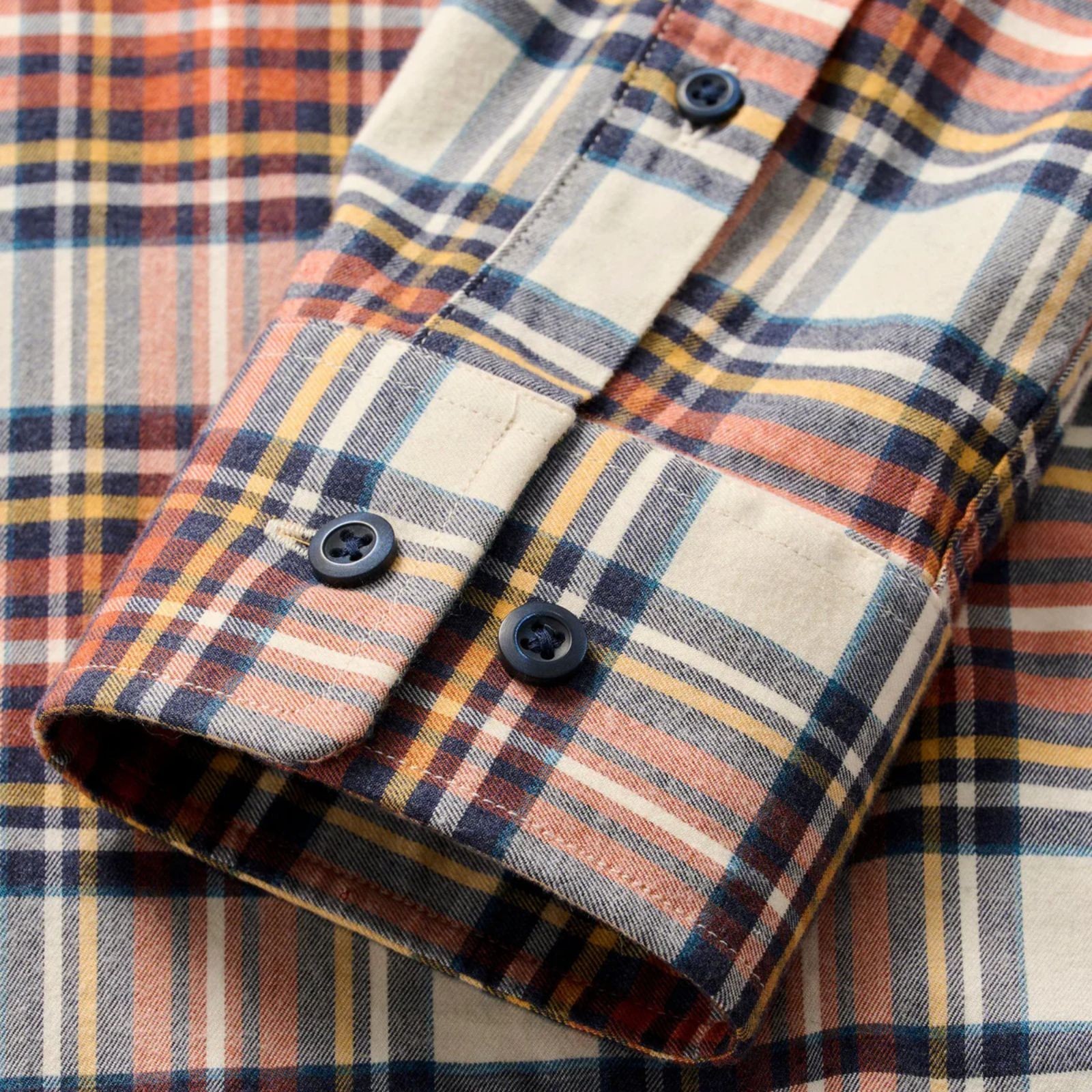 Men’s johnnie-O KNICK Performance Flannel Button-Up Shirt in Pumpkin Plaid Small