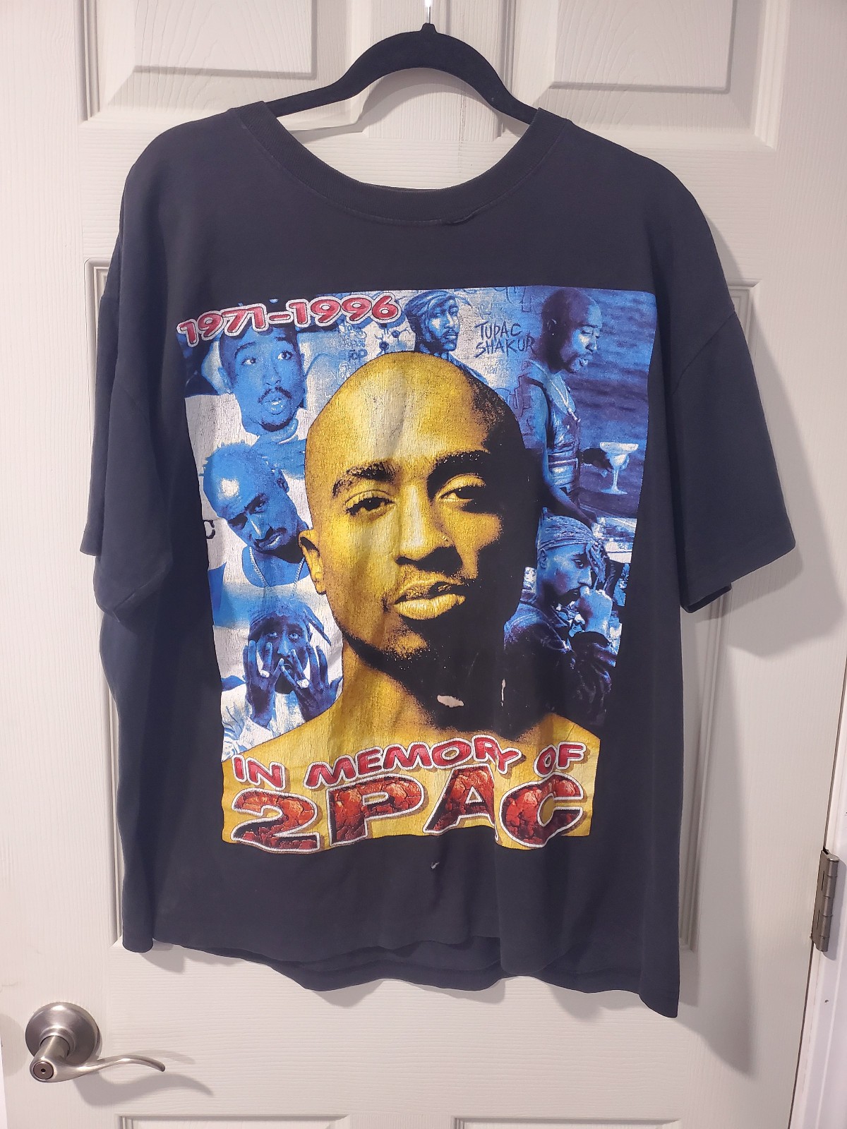 Vintage 90s “In Memory Of” 2PAC Tupac Big Face AOP Rap 2-Sided Men’s T-Shirt XL
