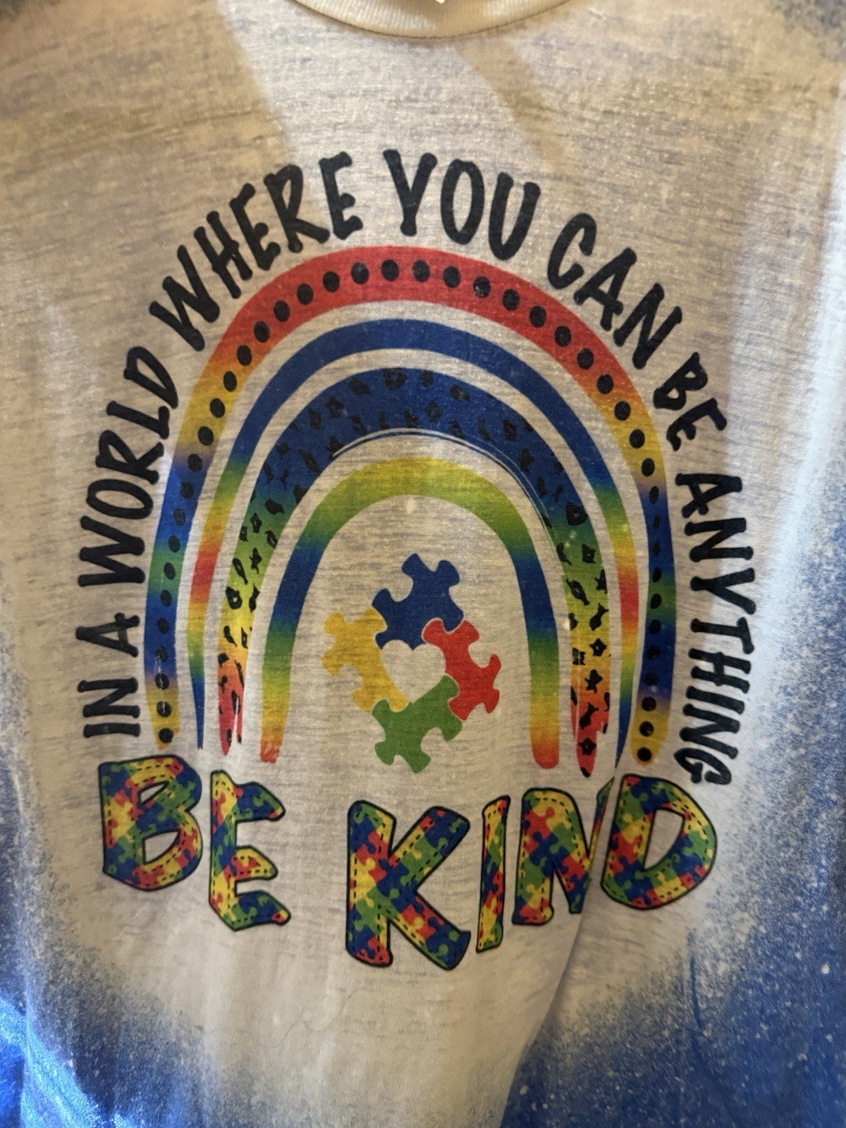 Gildan Softstyle Men’s M Blue/White Bleach Autism Awareness Be Kind T-Shirt