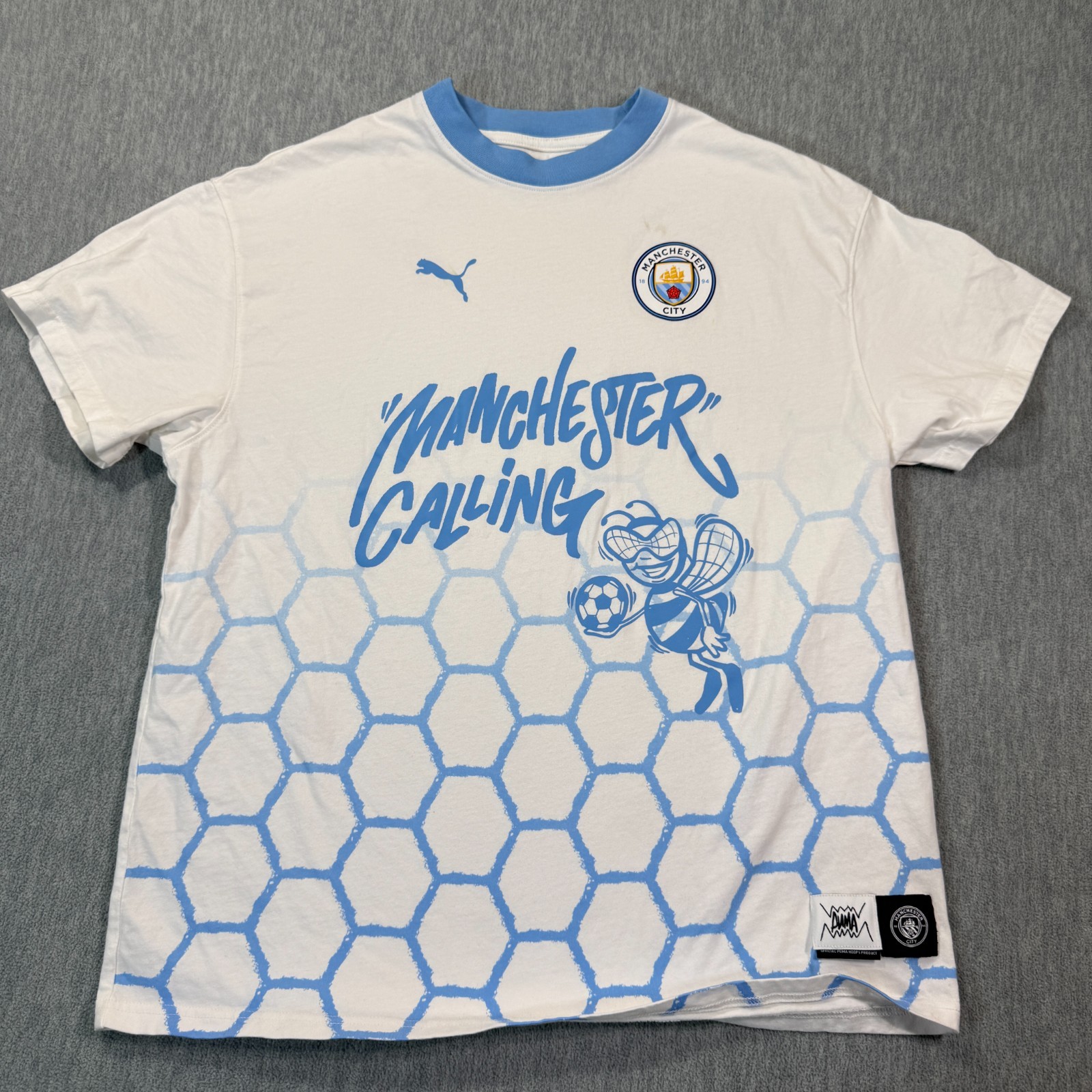 PUMA Manchester City FC T-Shirt Mens Medium White Manchester Calling Bee Soccer