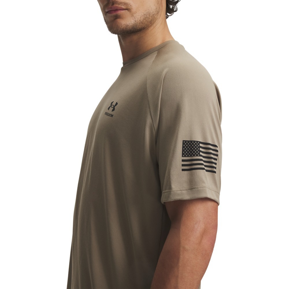 Under Armour 6004090 Men’s UA Freedom Tech Tee Short Sleeve Graphic T-Shirt