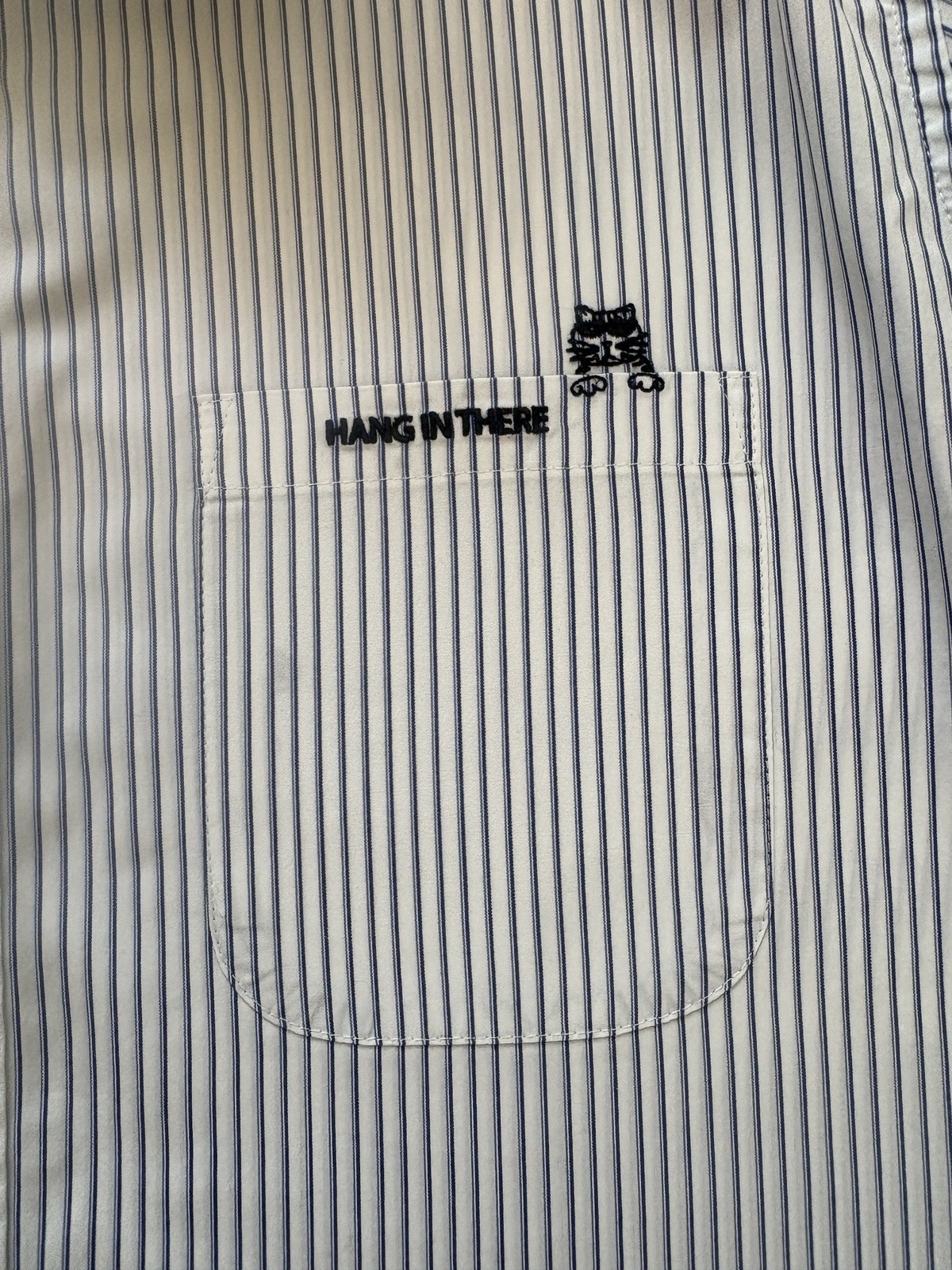 Men’s Medium Button-Down Shirt W/ Small Animal Print