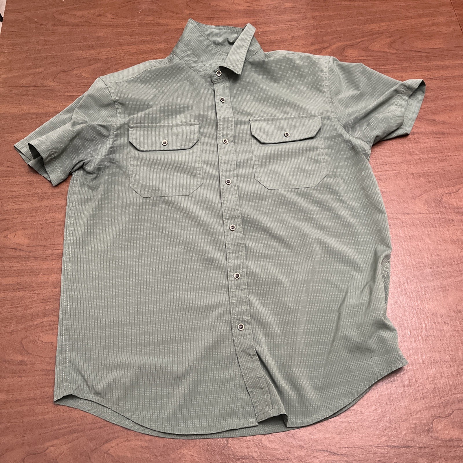 PrAna Shirt Mens Medium Green Button Up Hiking Outdoors See Description