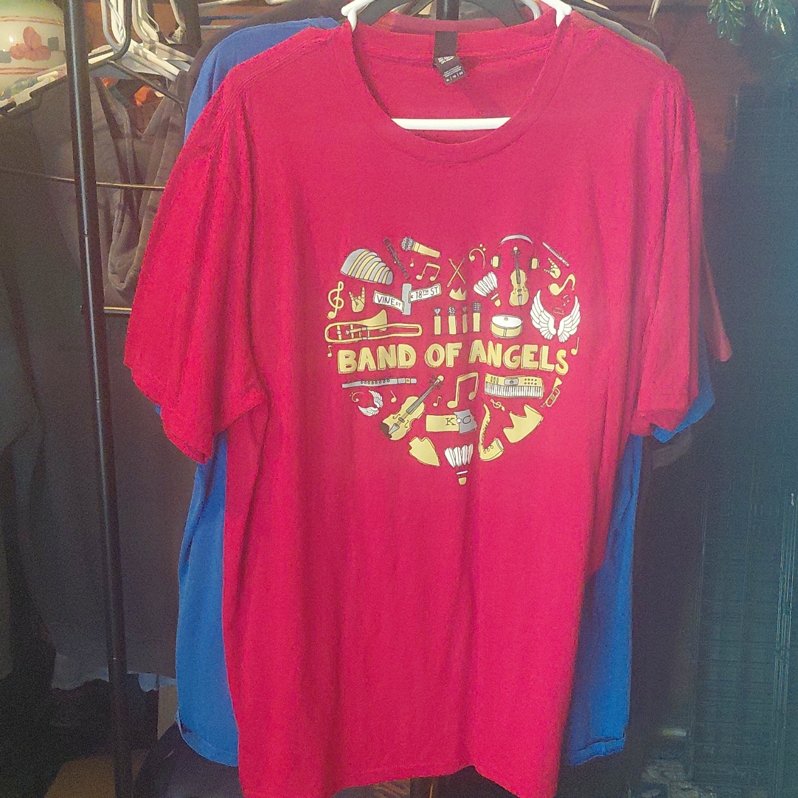 District Perfect Tri Red Music Graphic Print Men’s T-Shirt XL Crew Neck SS