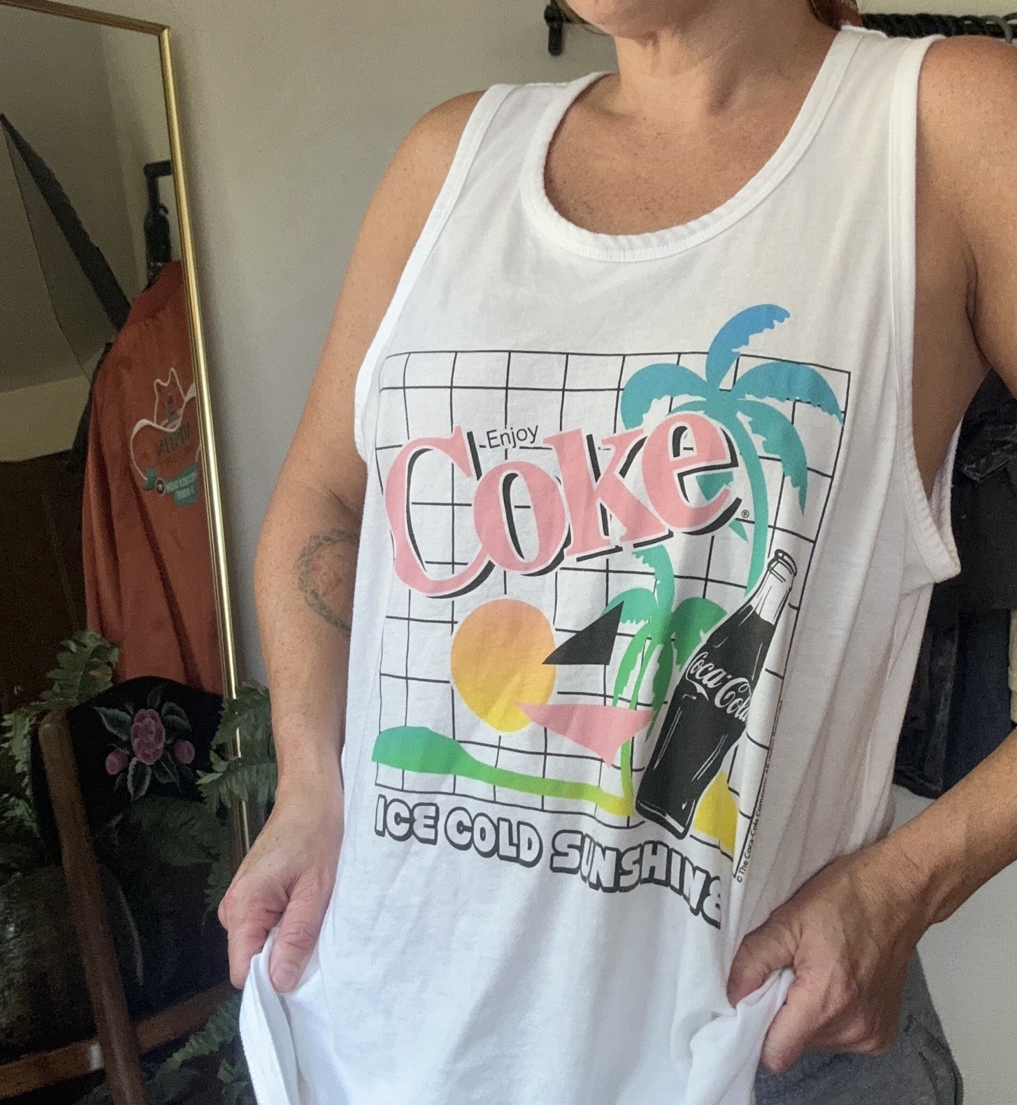 Old Navy men’s S White Coca-Cola Graphic Print Scoop Neck Sleeveless Tank Top
