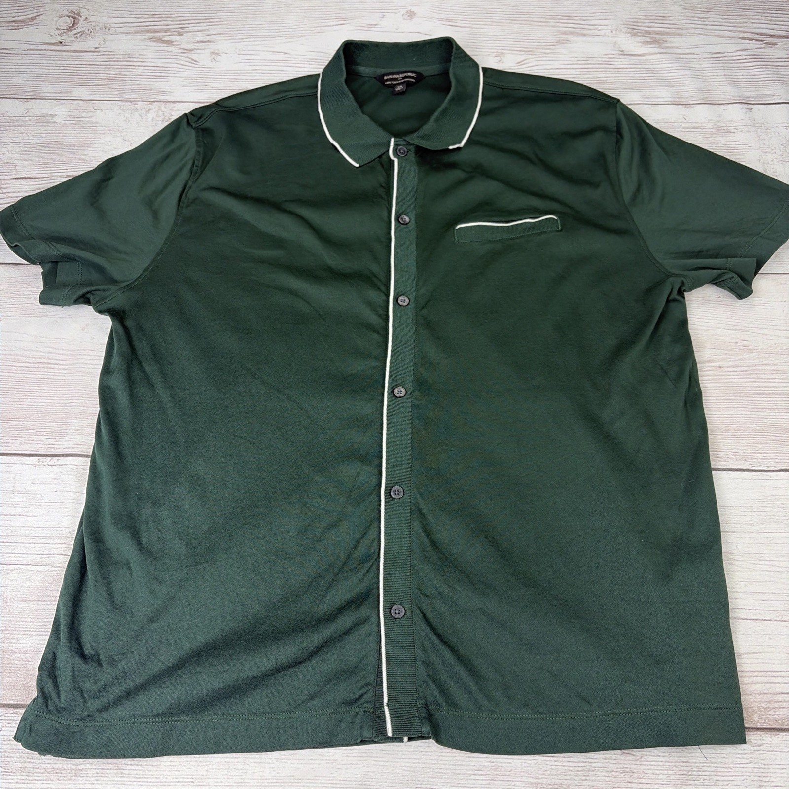Banana Republic Men’s XL Luxe Touch Performance Green Anti-Odor Button-Up Shirt
