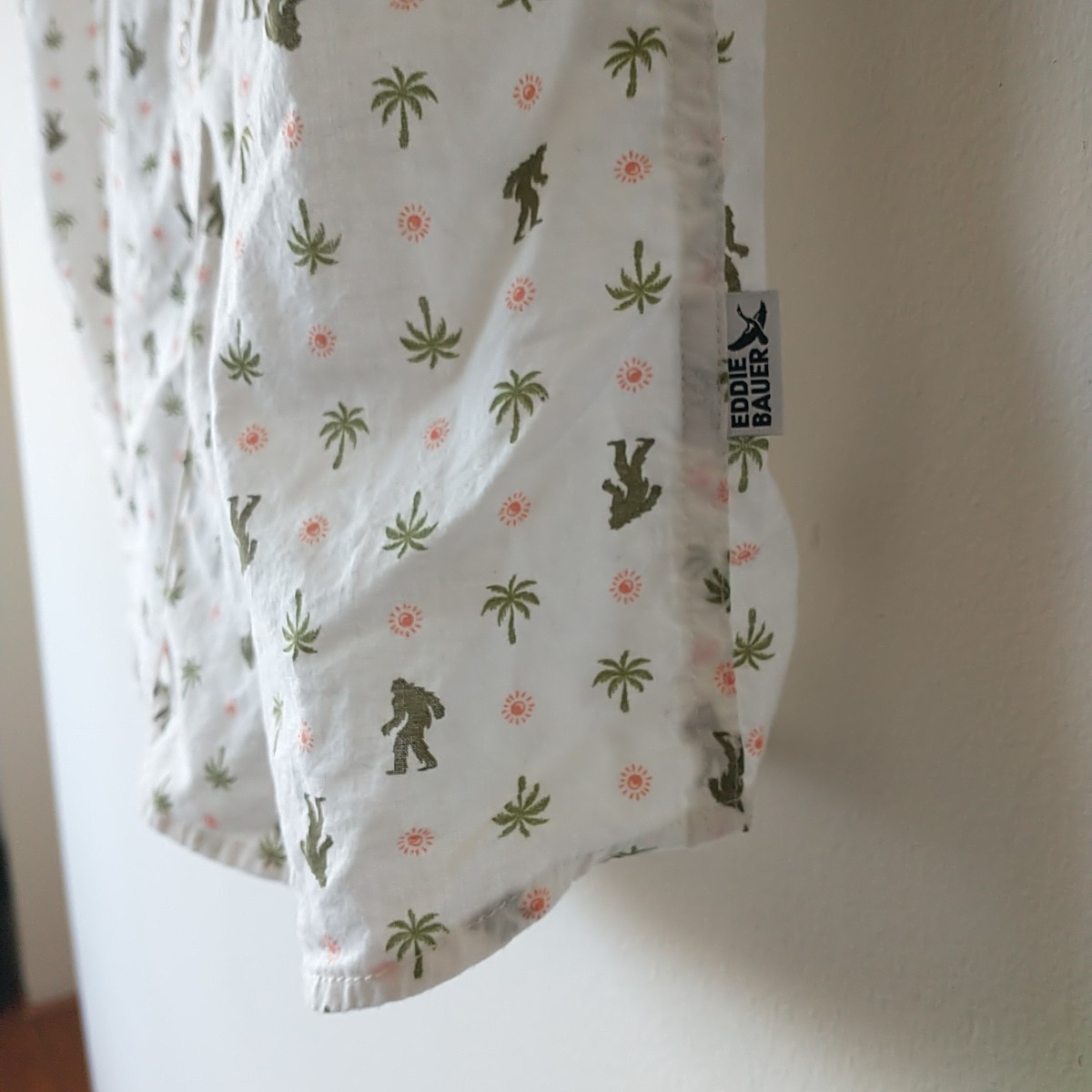 New Eddie Bauer Shirt Mens XLTall White Palm Tree Monkey NoveltyPrint ButtonDown