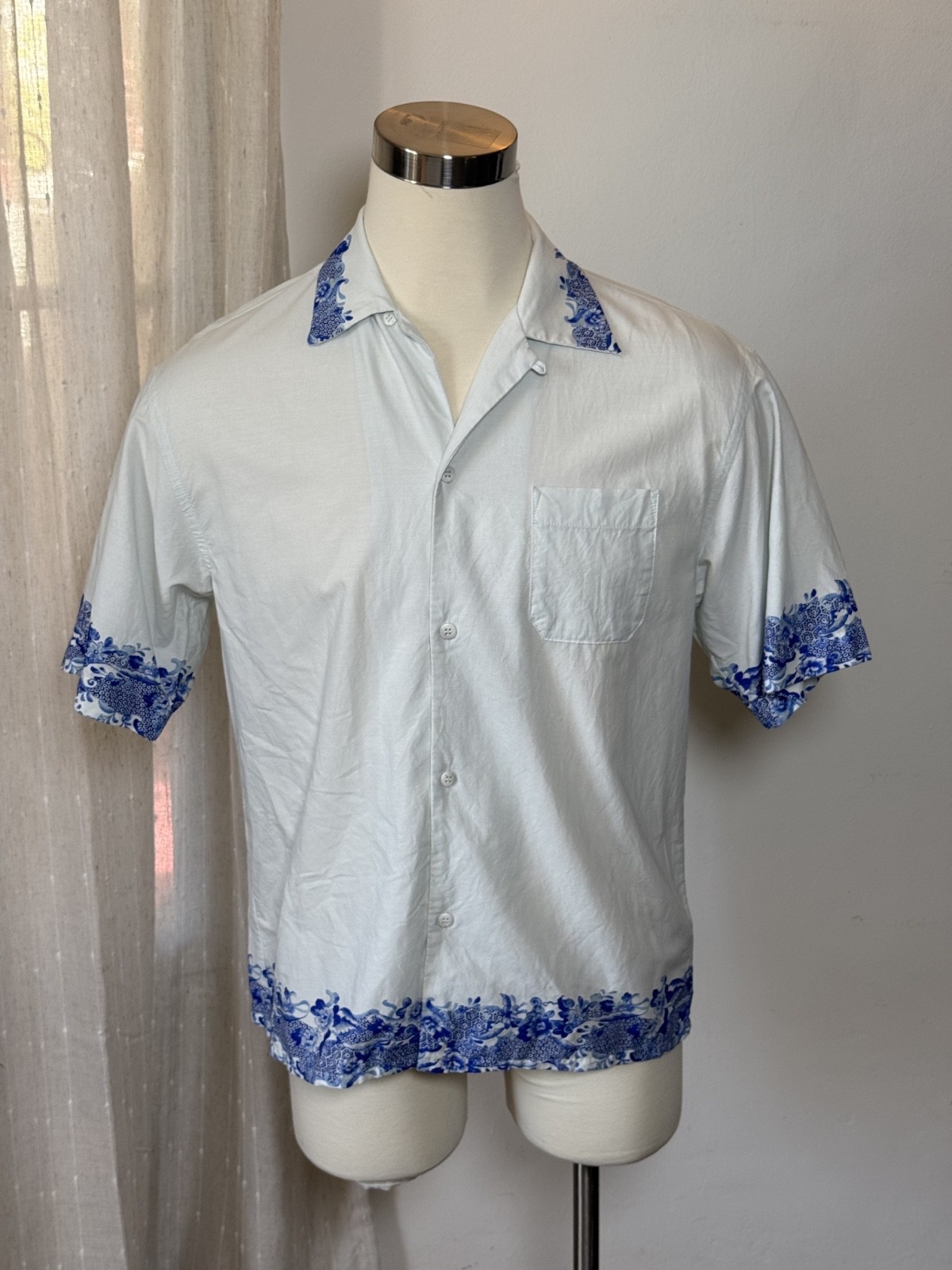 John Elliott Blue Tile Print Shirt Cotton Rayon Size 2 Medium Resort