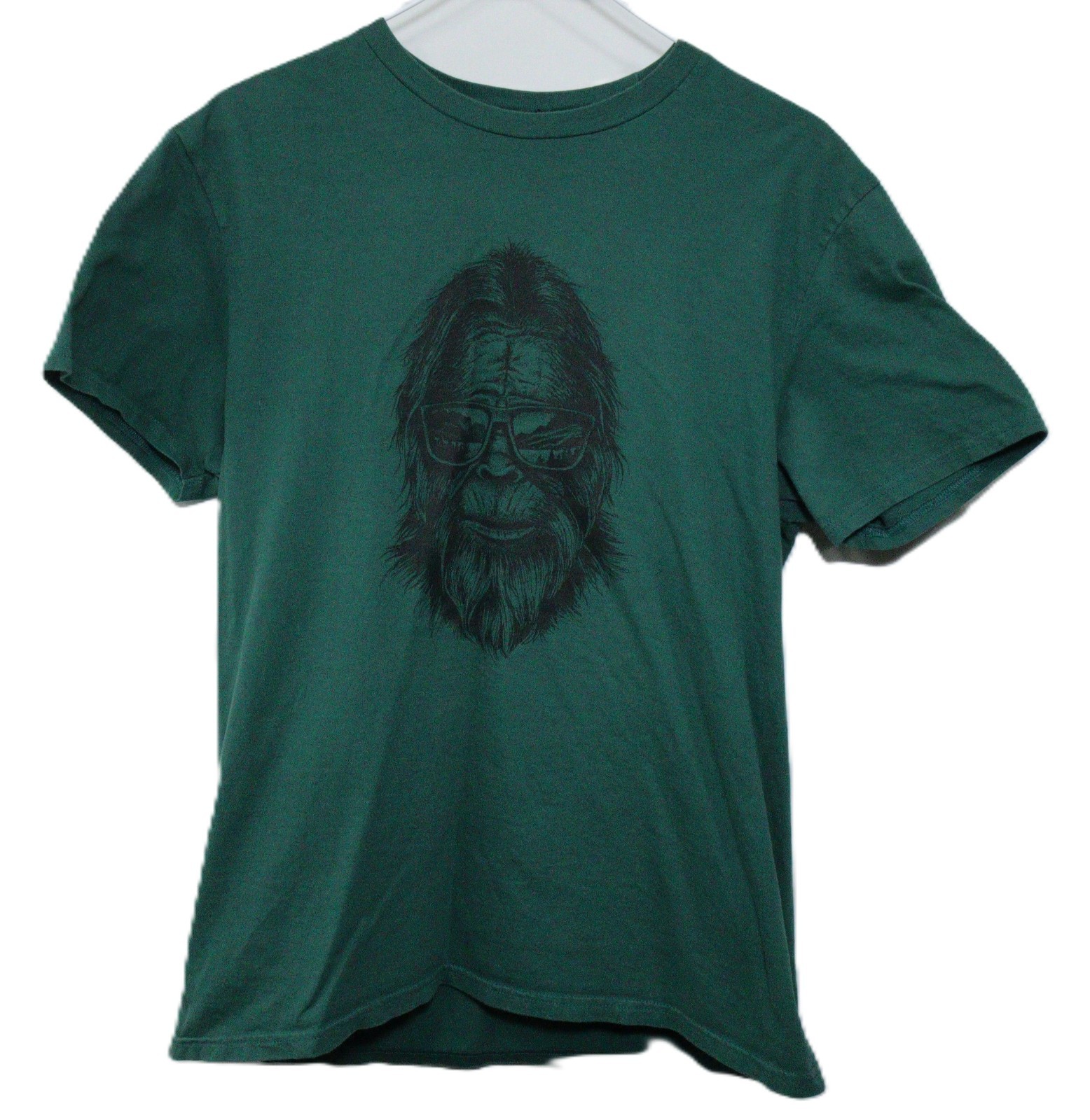 District Bigfoot Graphic T-Shirt Men’s Green 100% Cotton Size L T552