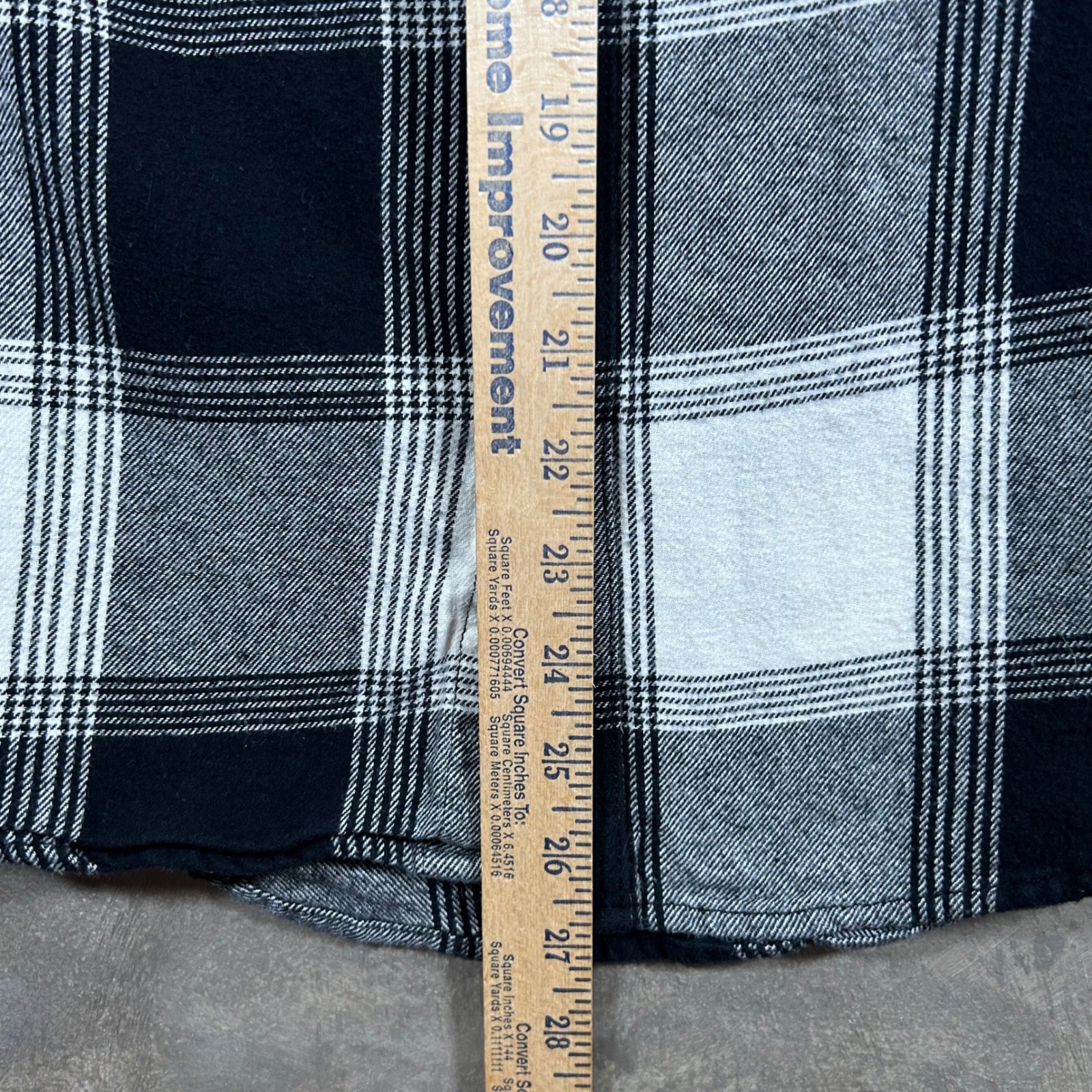 Old Navy Mens Medium Black White Buffalo Plaid Flannel Button Down Shirt