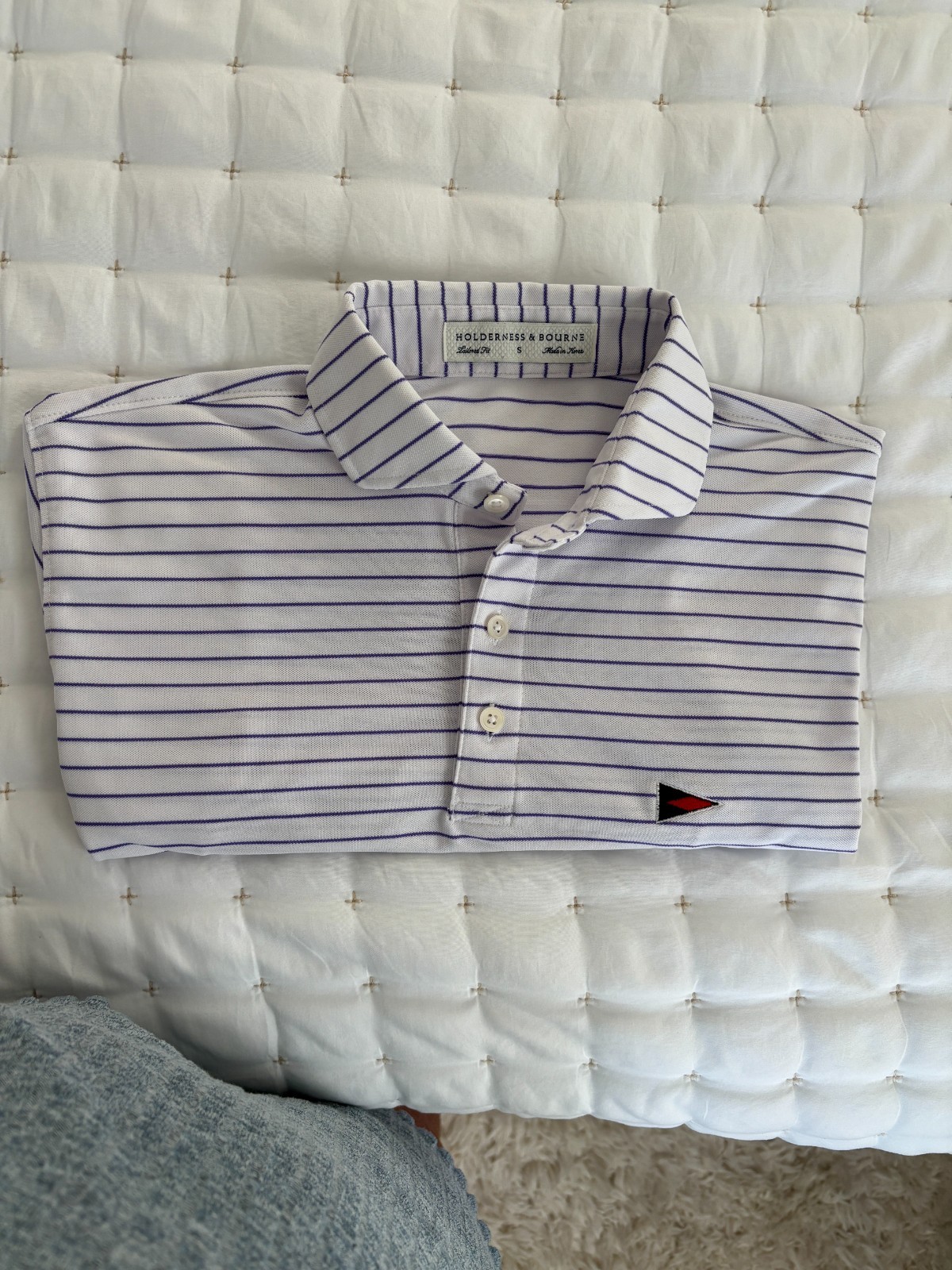 HOLDERNESS & BOURNE Smal Men’s Poly Spandex Mesh Golf Shirt Purple Striped WHCC