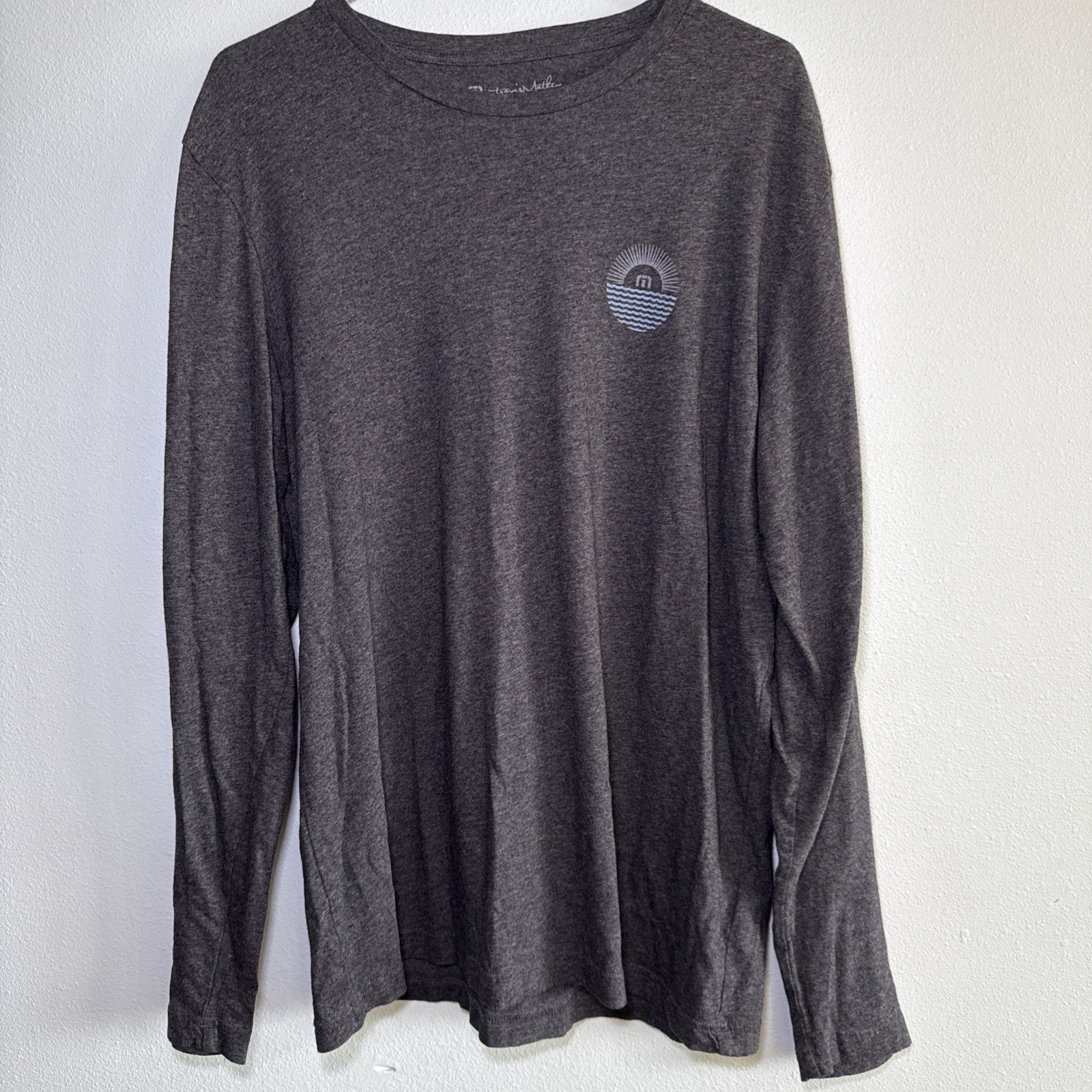 Travis Mathew Men’s Size Large Grey Graphic Long Sleeve Crew Neck T-Shirt
