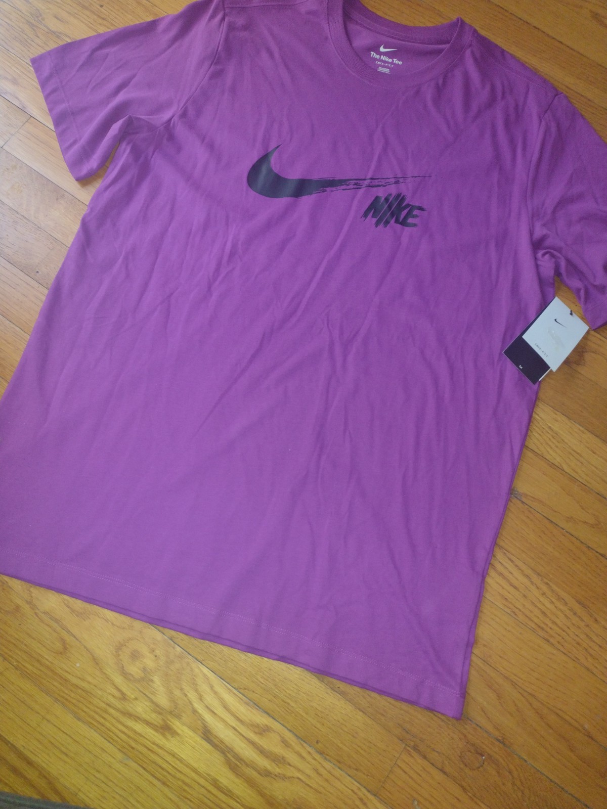NWT, Nike Men’s Graphic 100% Cotton Black T-Shirt, Style # HV4129-505