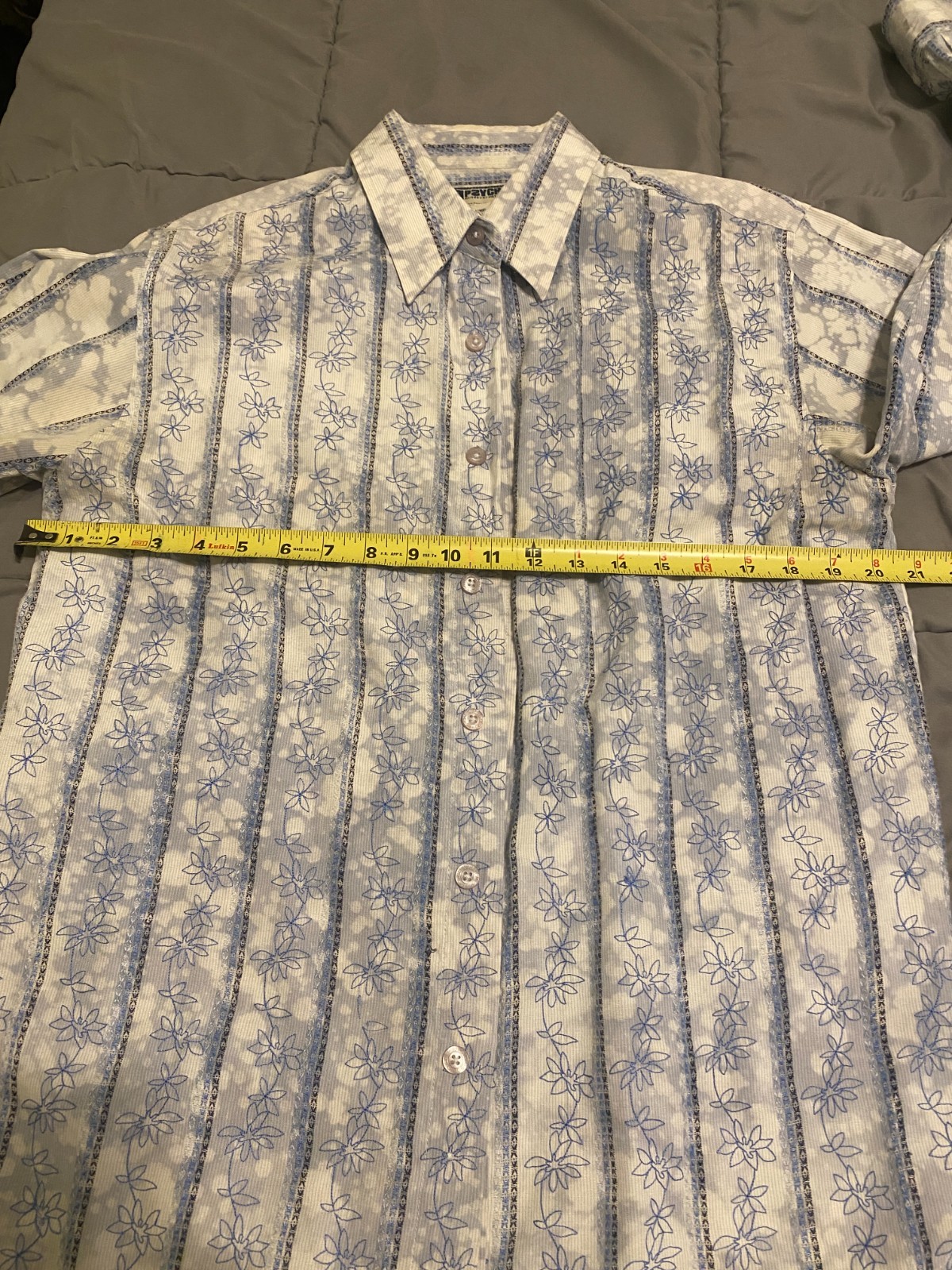 PSYCHE 909: Striped Button Up Collared Men’s Shirt Blue Size M. (Hangin)