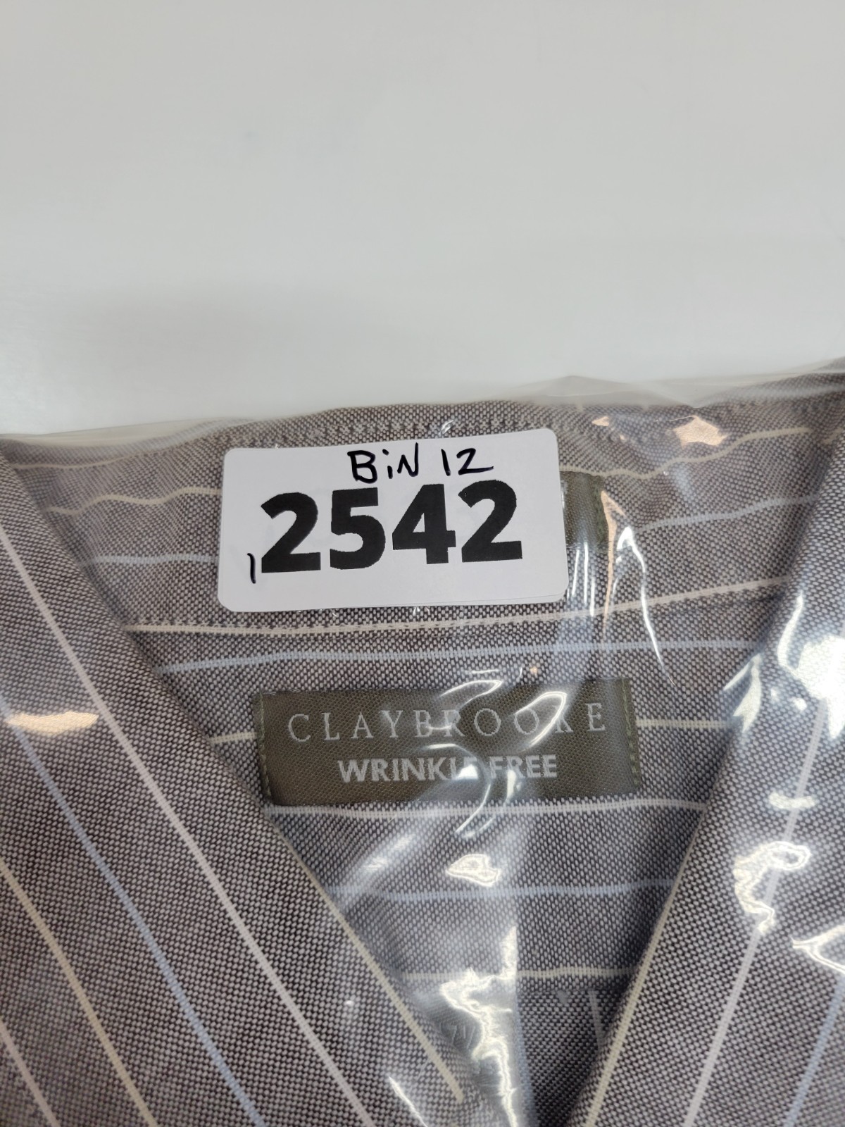 Claybrooke Wrinkle Free Button Front Shirt Men’s XL Gray White Pinstripe Cotton