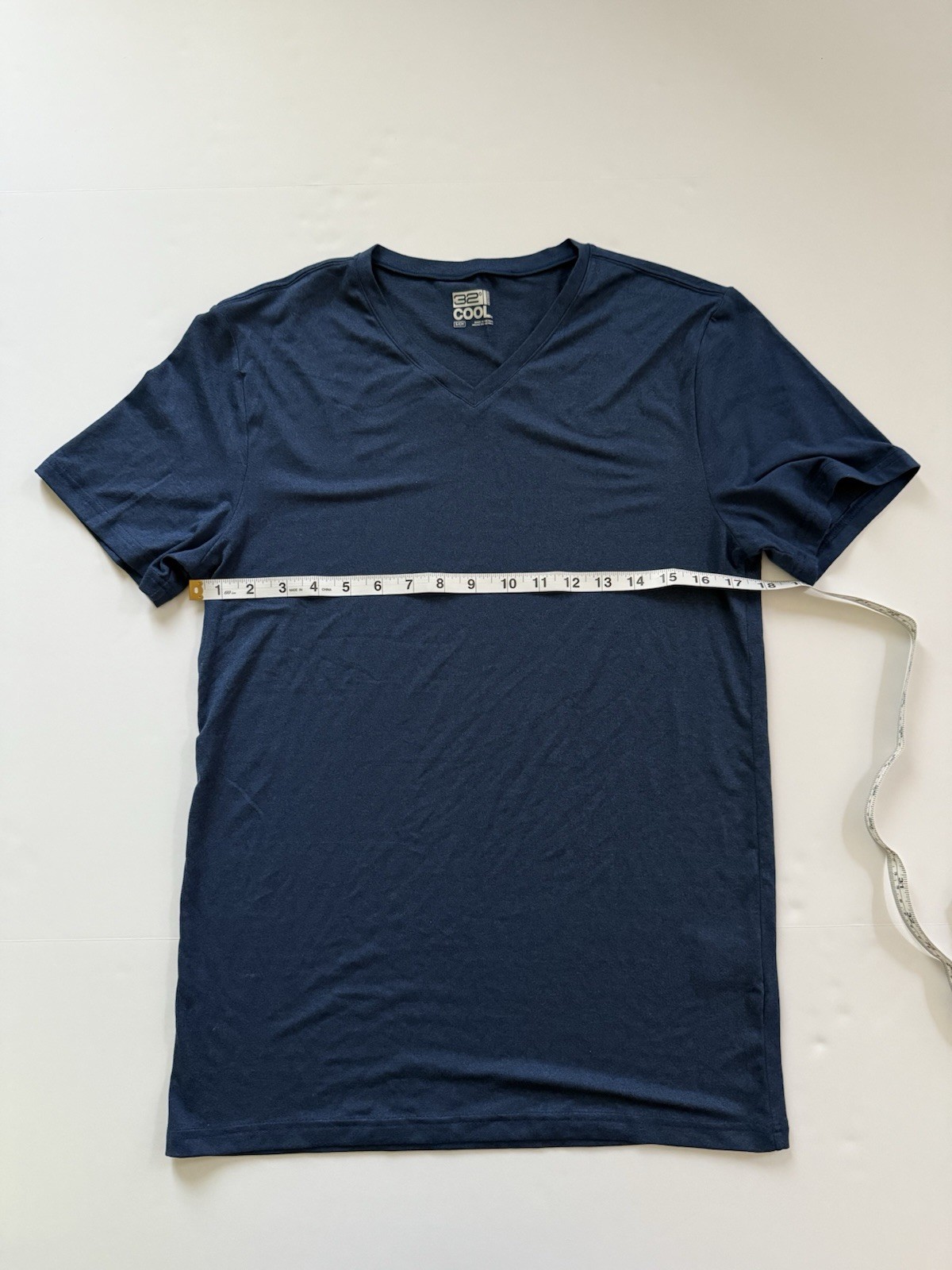 32 Degrees Cool Men’s Performance T Shirt Small Blue V Neck Short Sleeve