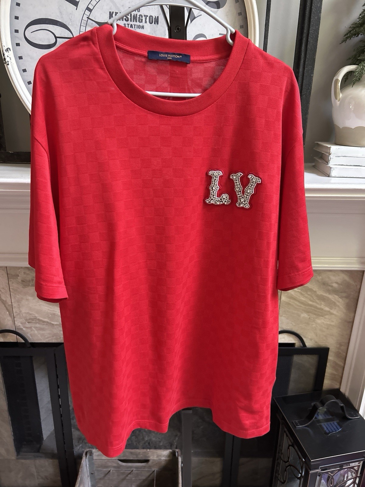 LOUIS VUITTON Men’s LV monogram crystal patch damier T-Shirt – red – XXL 2XL